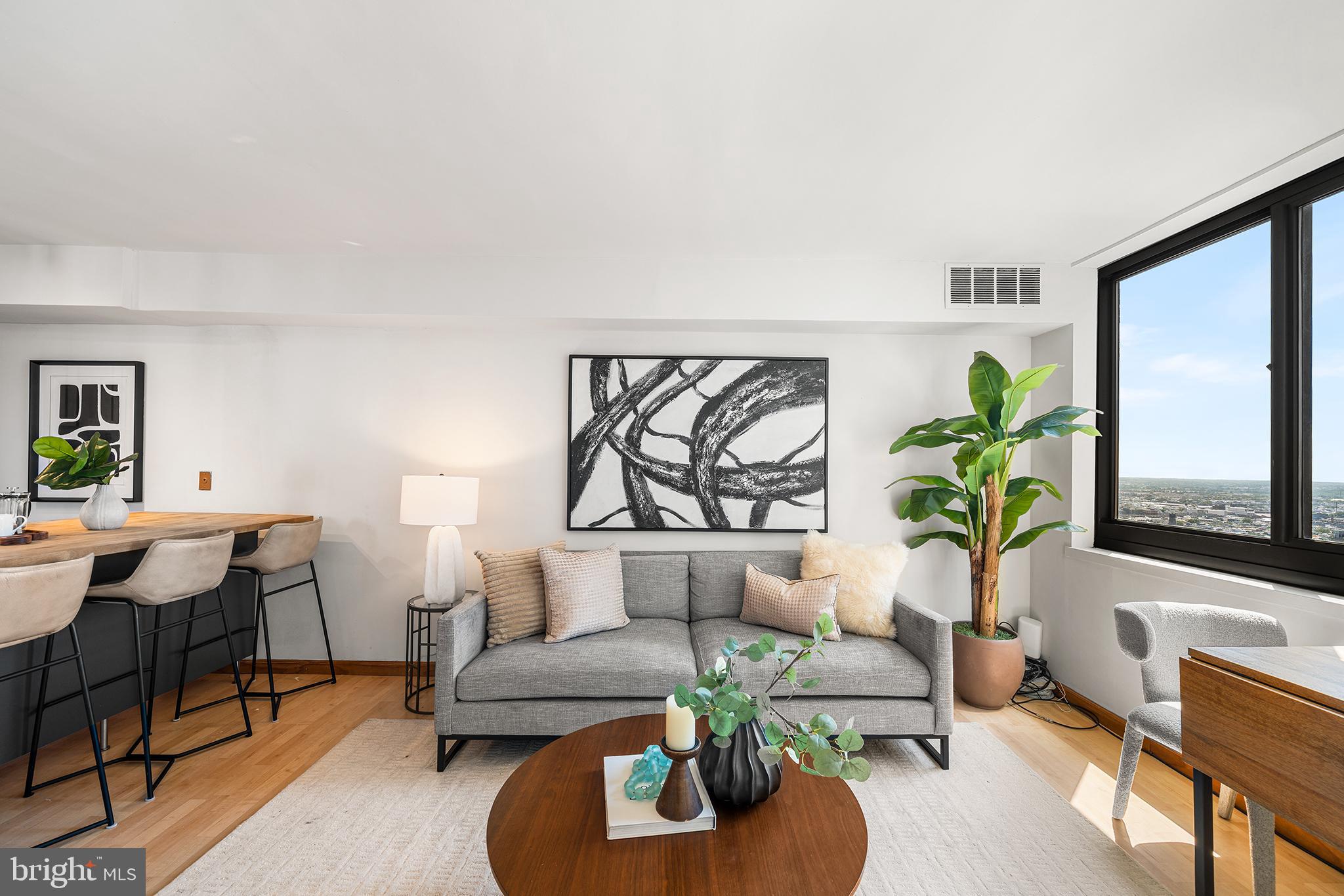 1420 LOCUST STREET 00 35H