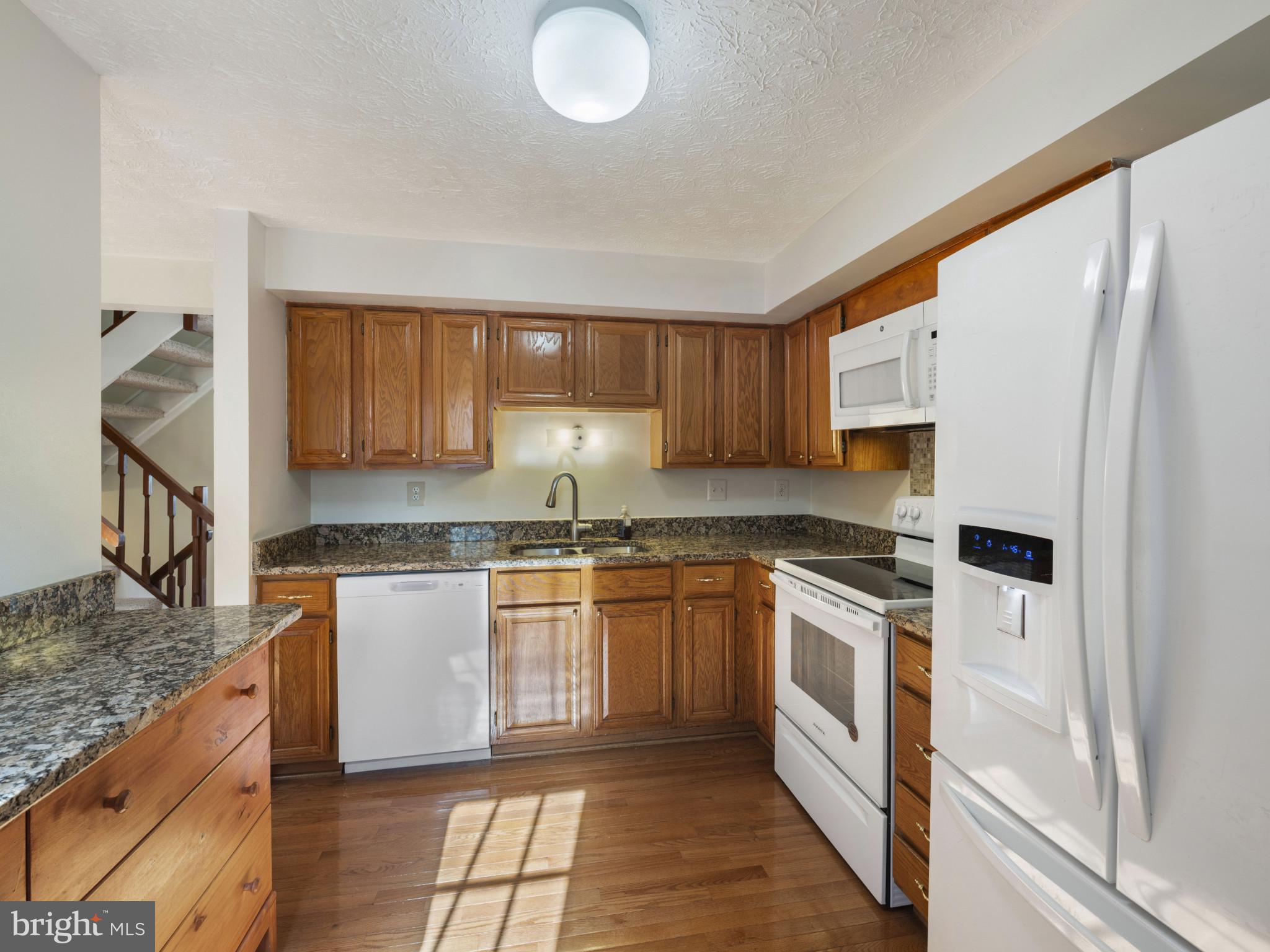 COURTS OF TYSONS - Residential