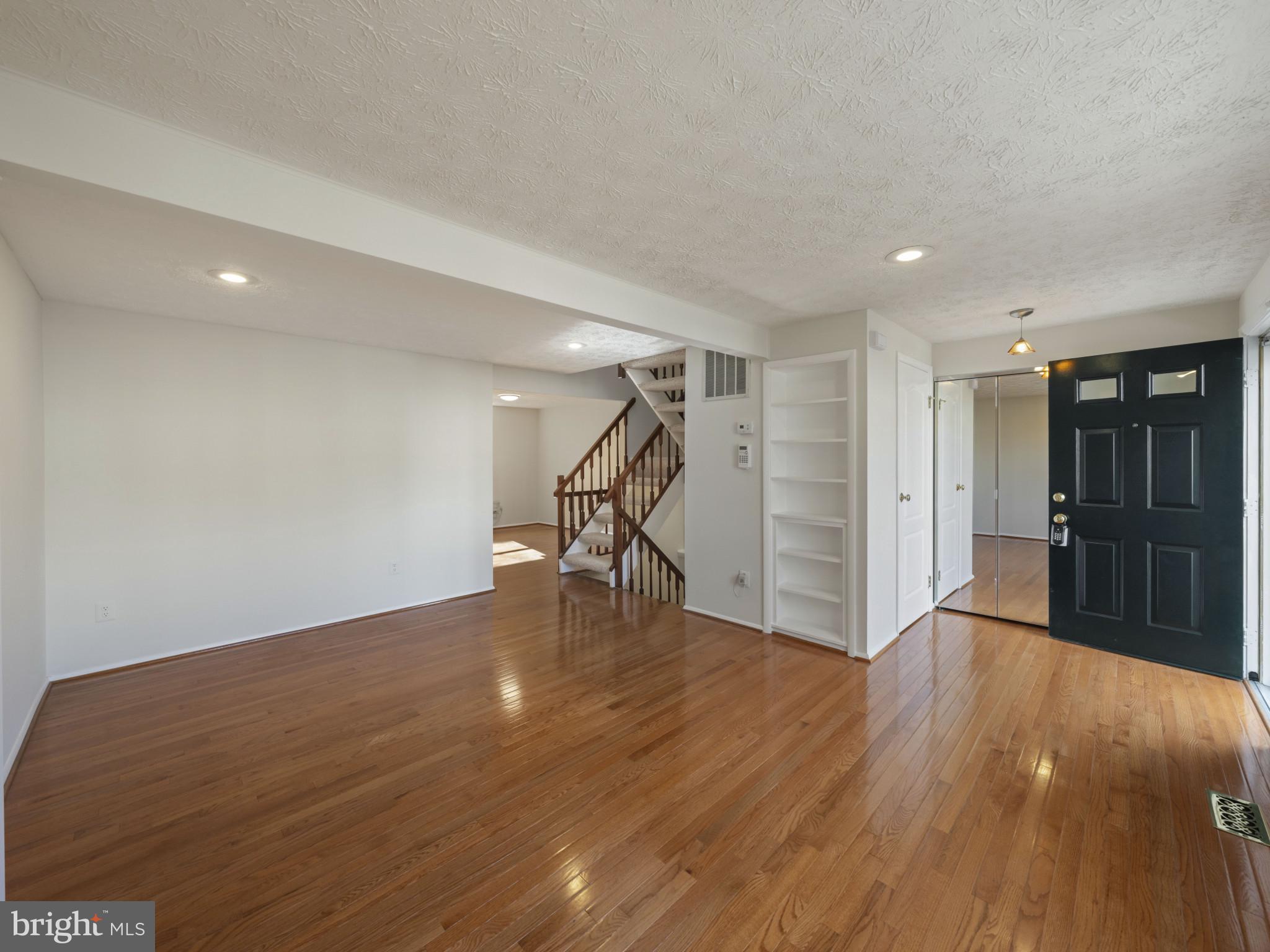 COURTS OF TYSONS - Residential