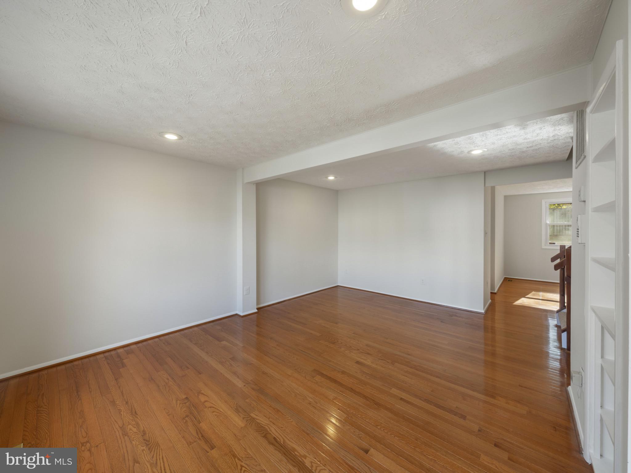 COURTS OF TYSONS - Residential