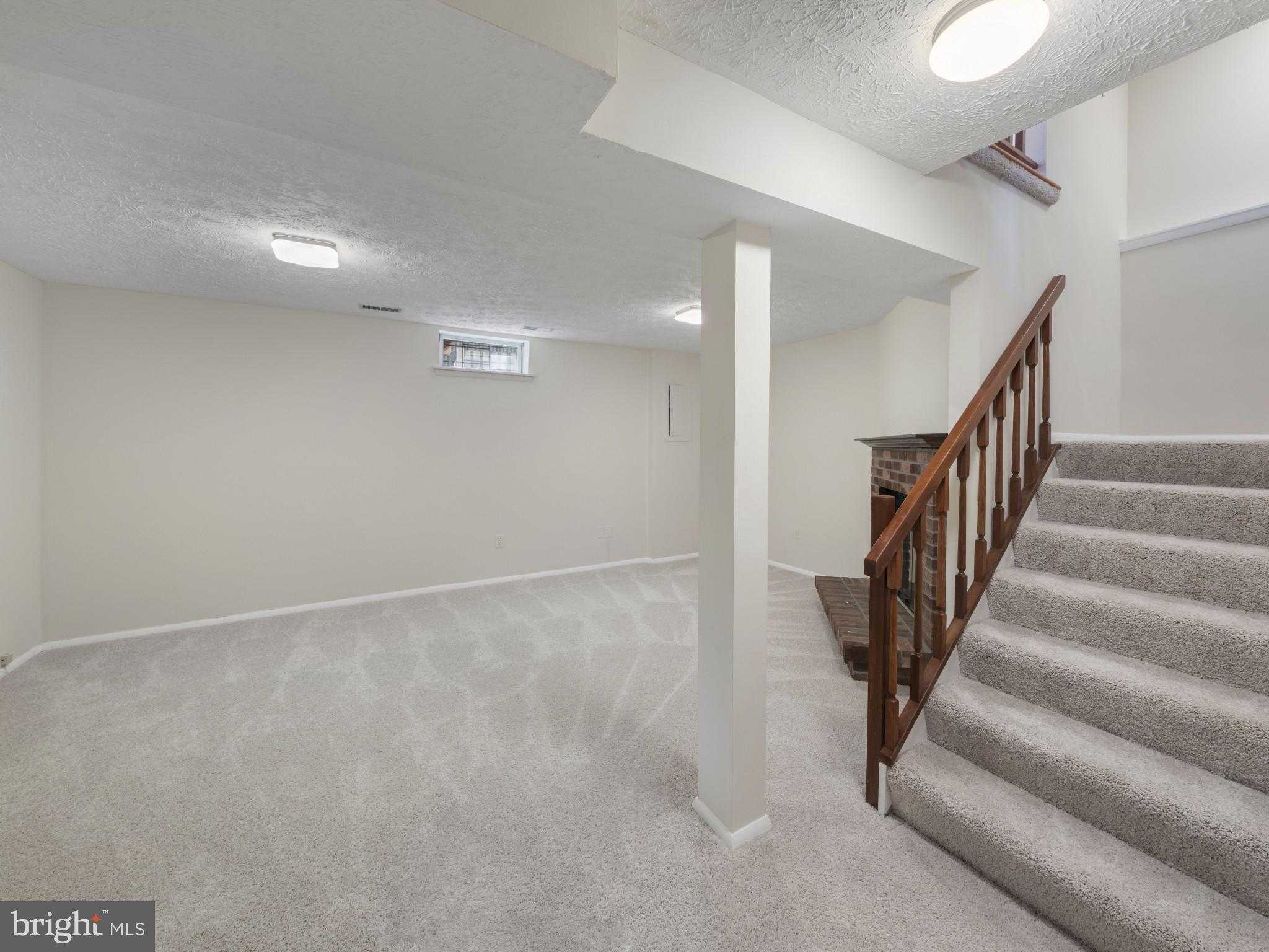 COURTS OF TYSONS - Residential