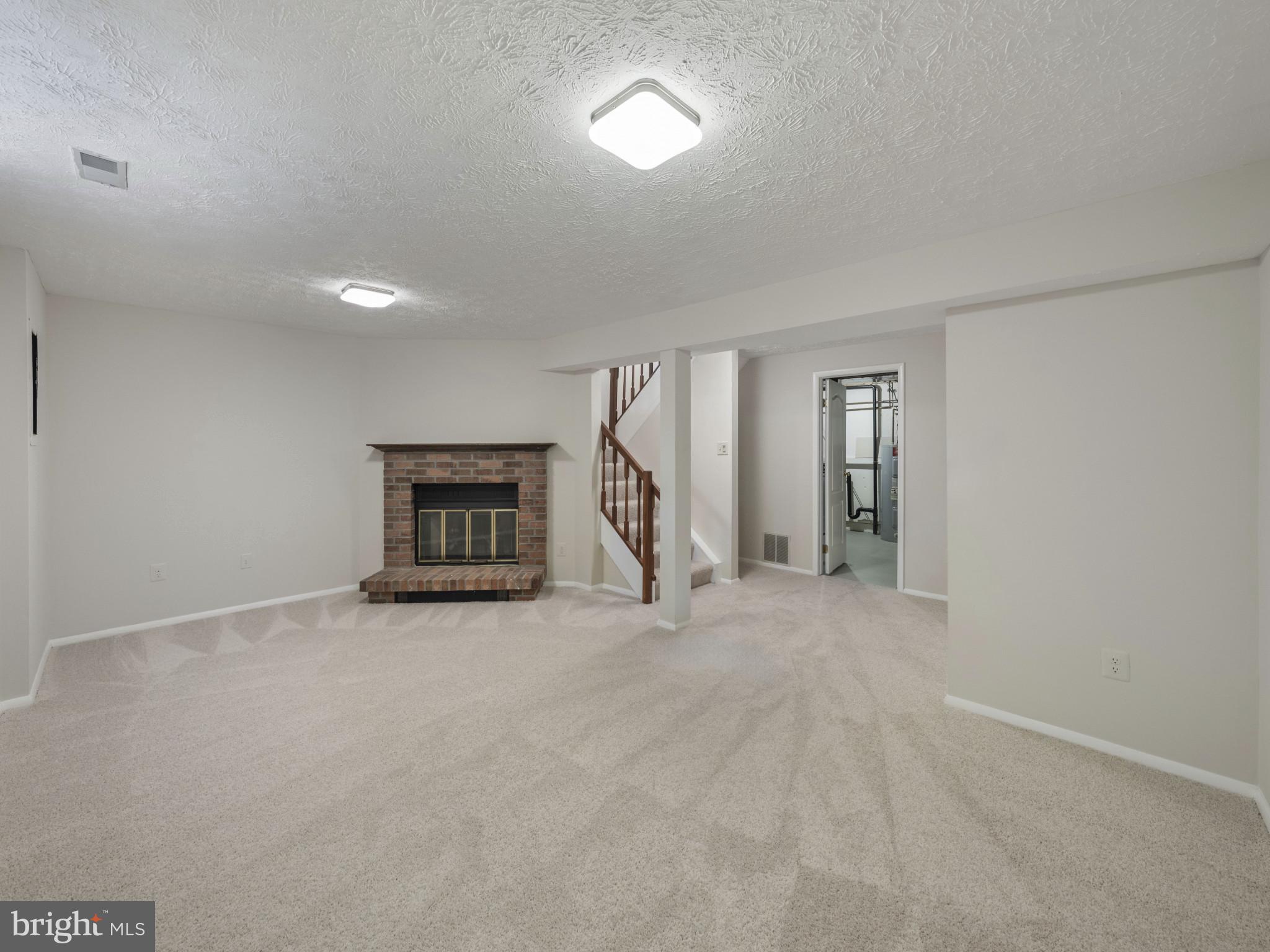 COURTS OF TYSONS - Residential