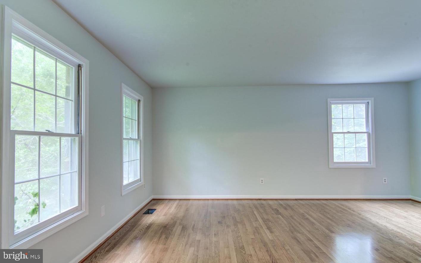 MANTUA - Residential Lease