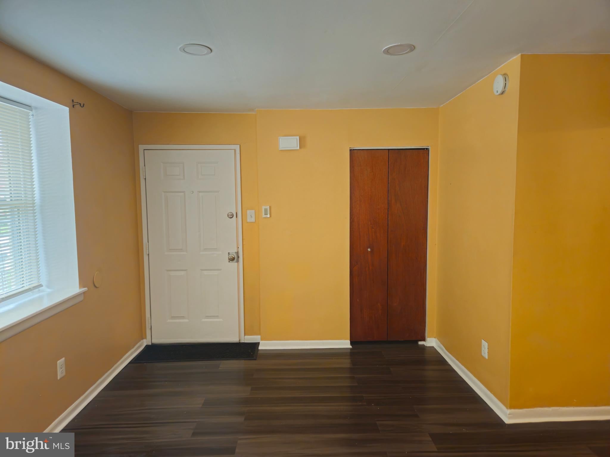 218 E PRICE STREET 1ST FLOOR