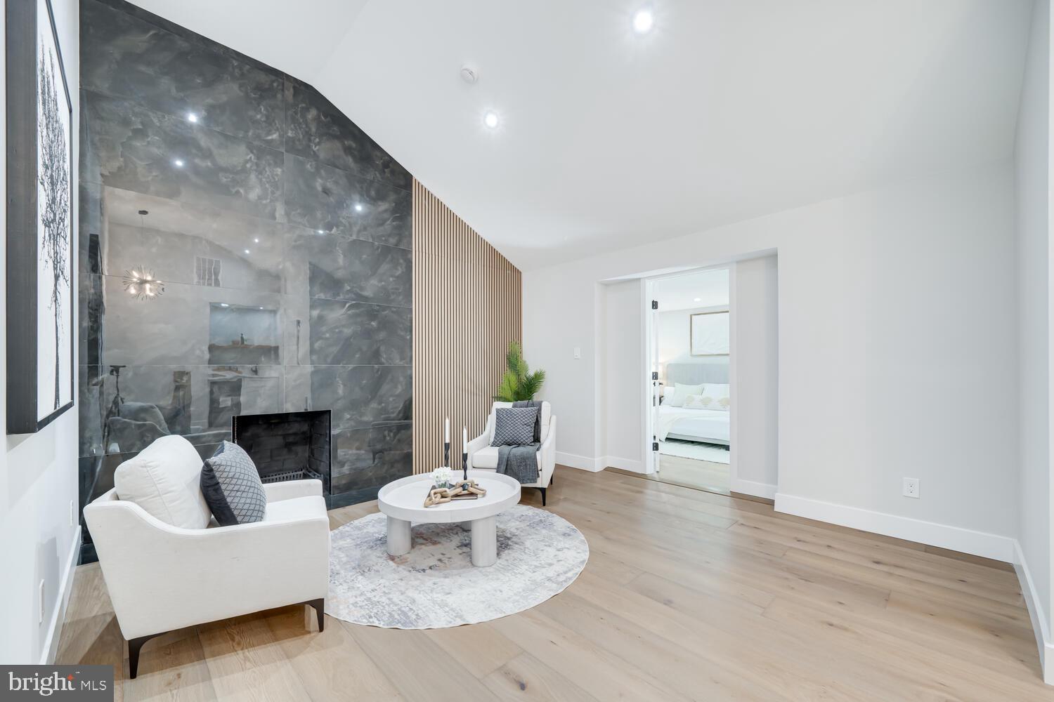 SOUTHRIDGE - Residential