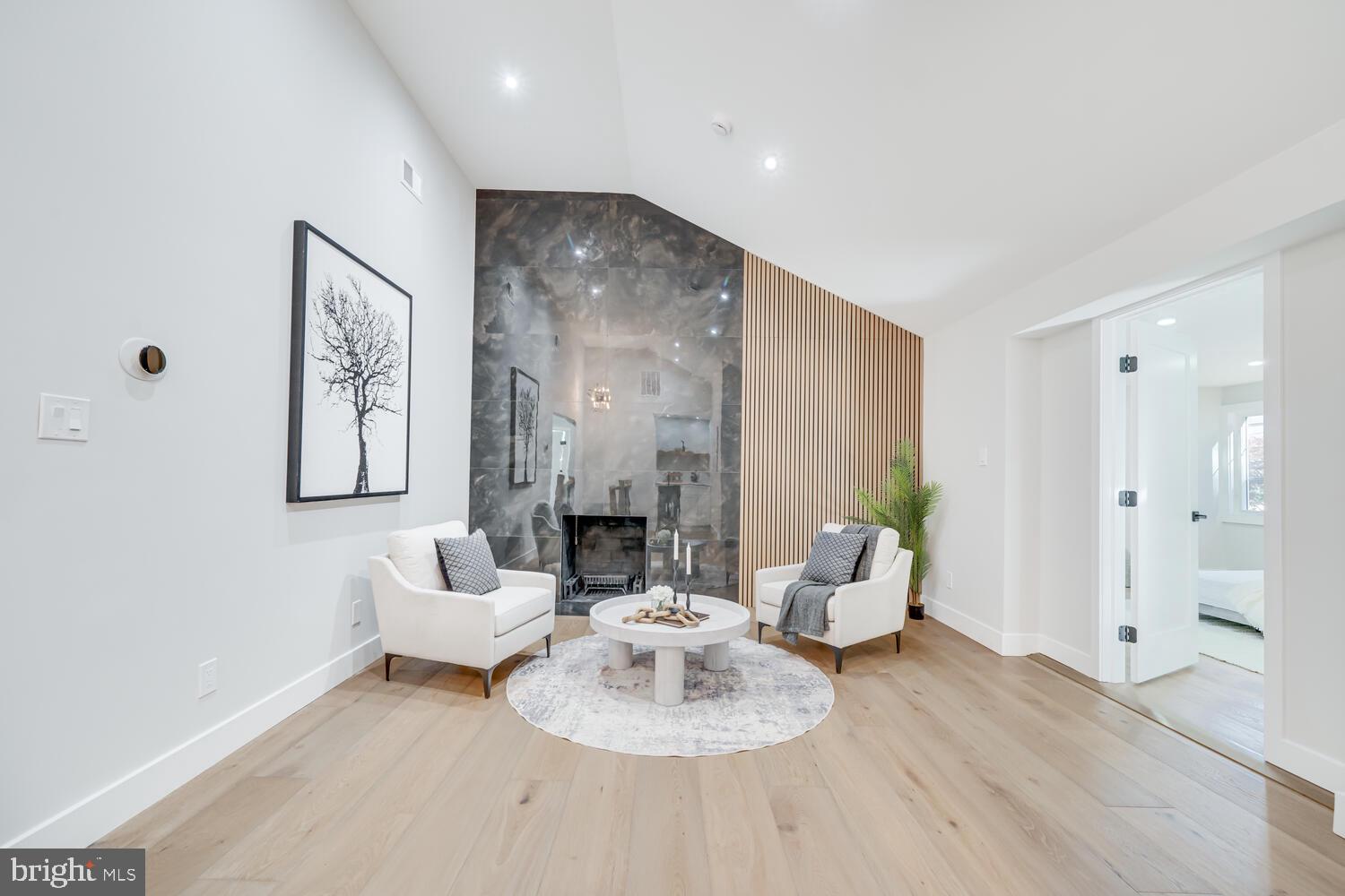 SOUTHRIDGE - Residential