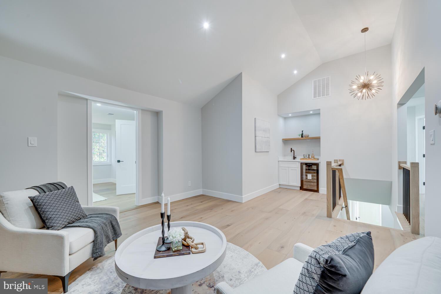 SOUTHRIDGE - Residential