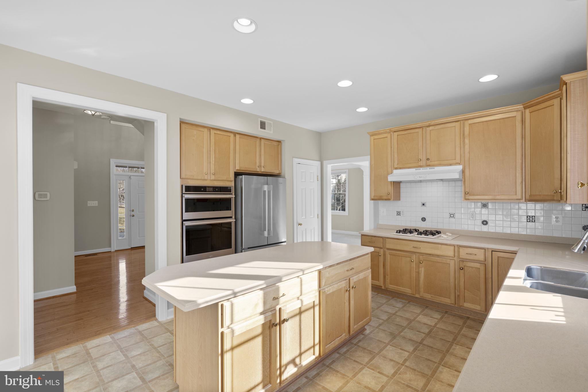 KINGSVIEW VILLAGE - Residential