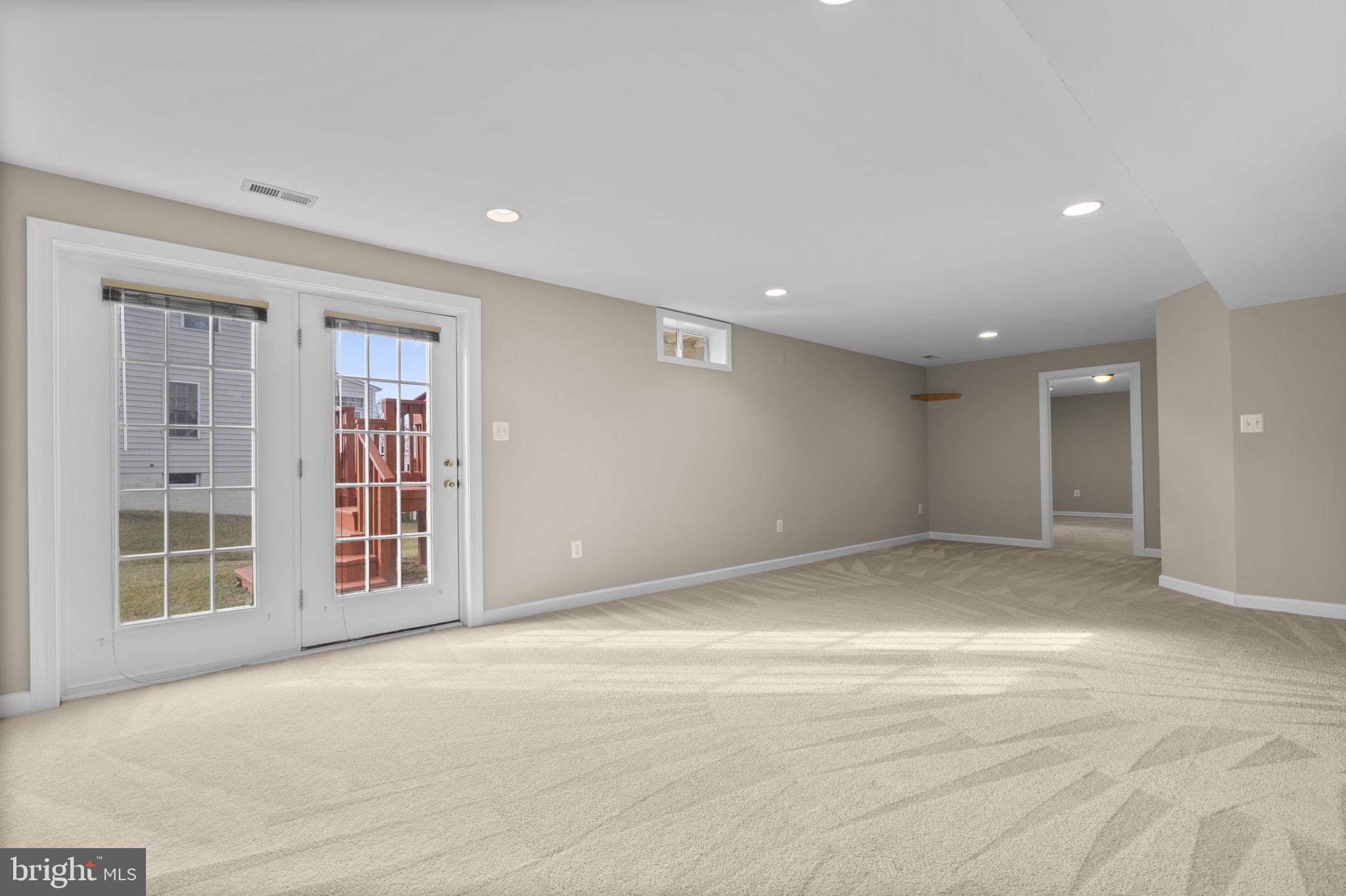 KINGSVIEW VILLAGE - Residential