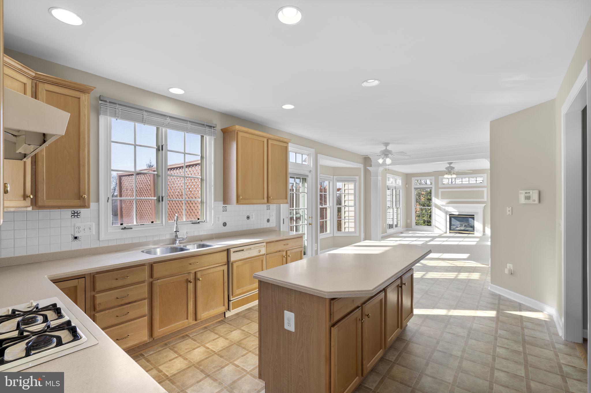 KINGSVIEW VILLAGE - Residential