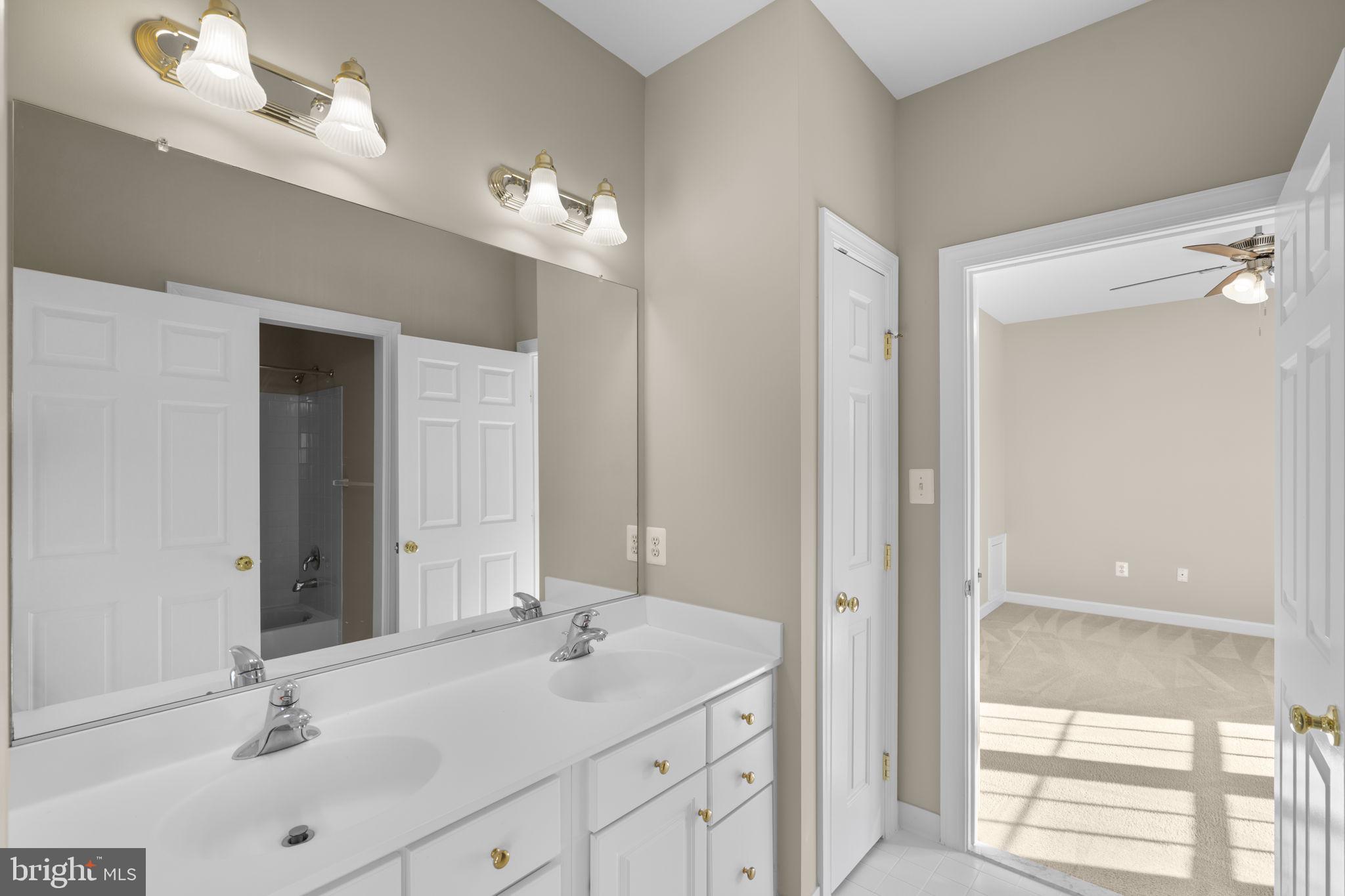 KINGSVIEW VILLAGE - Residential