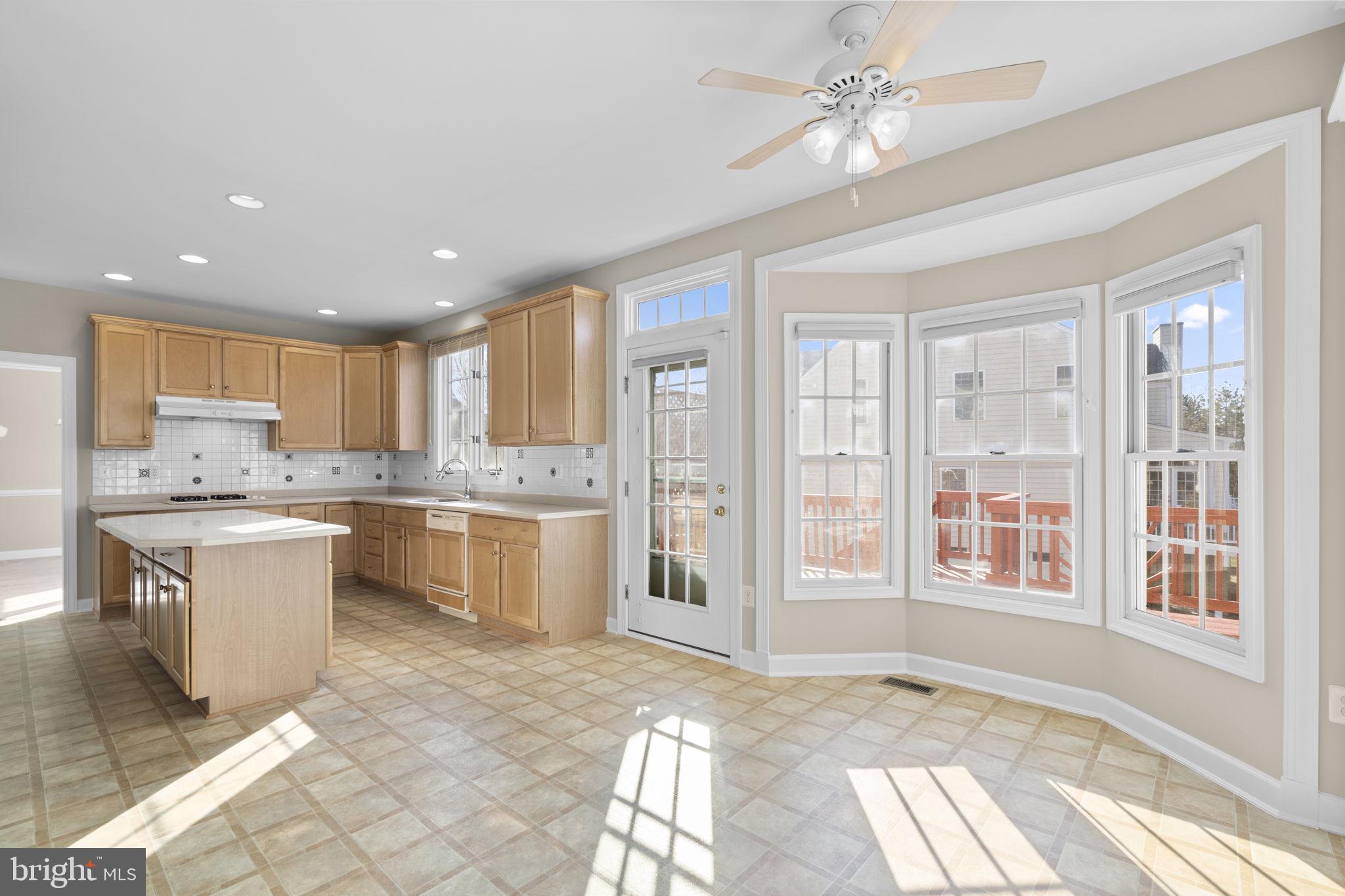 KINGSVIEW VILLAGE - Residential