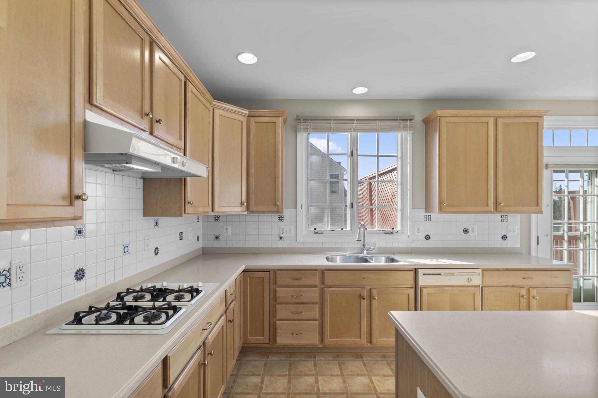 KINGSVIEW VILLAGE - Residential