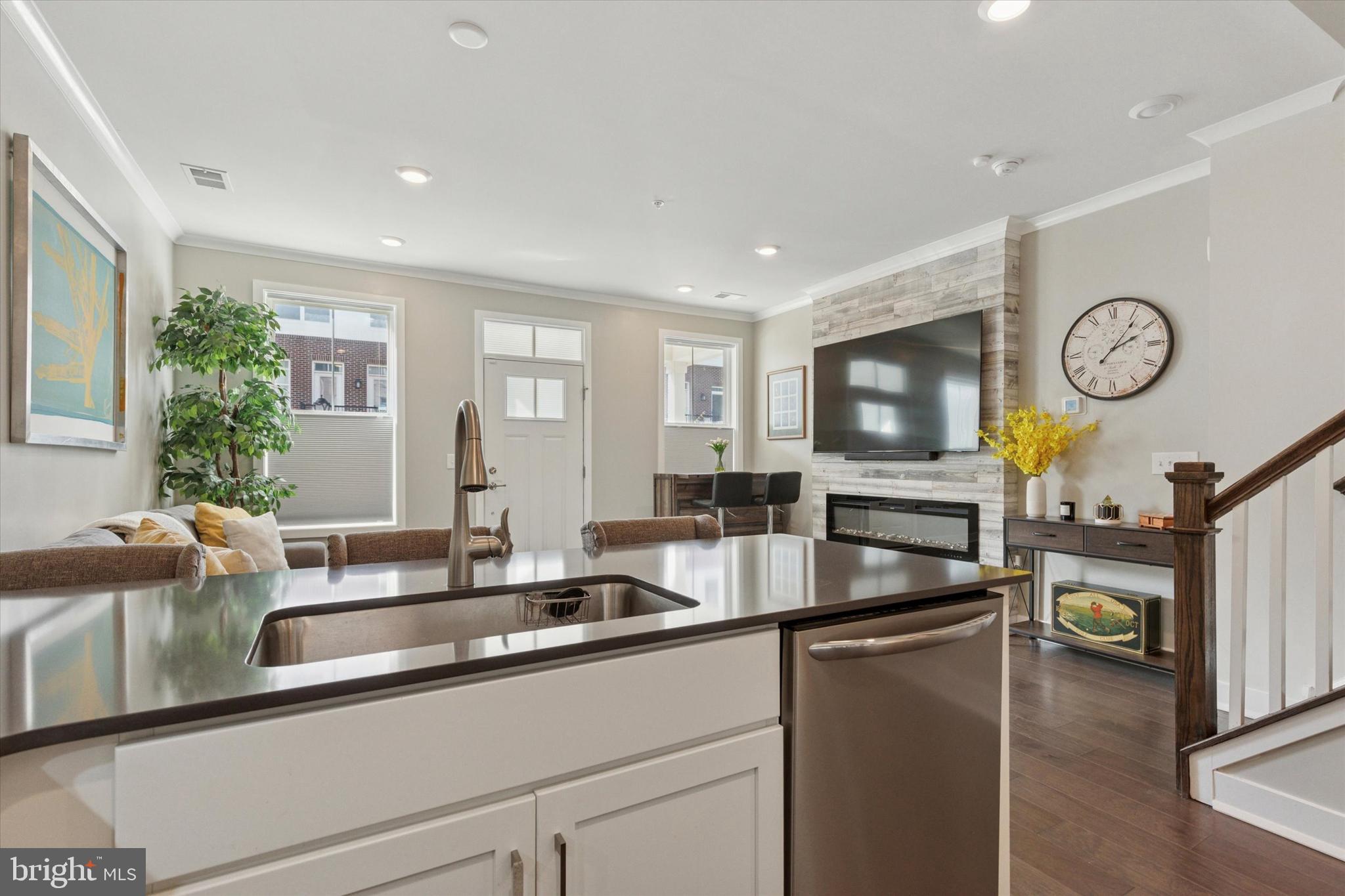 STEELPOINTE - Residential