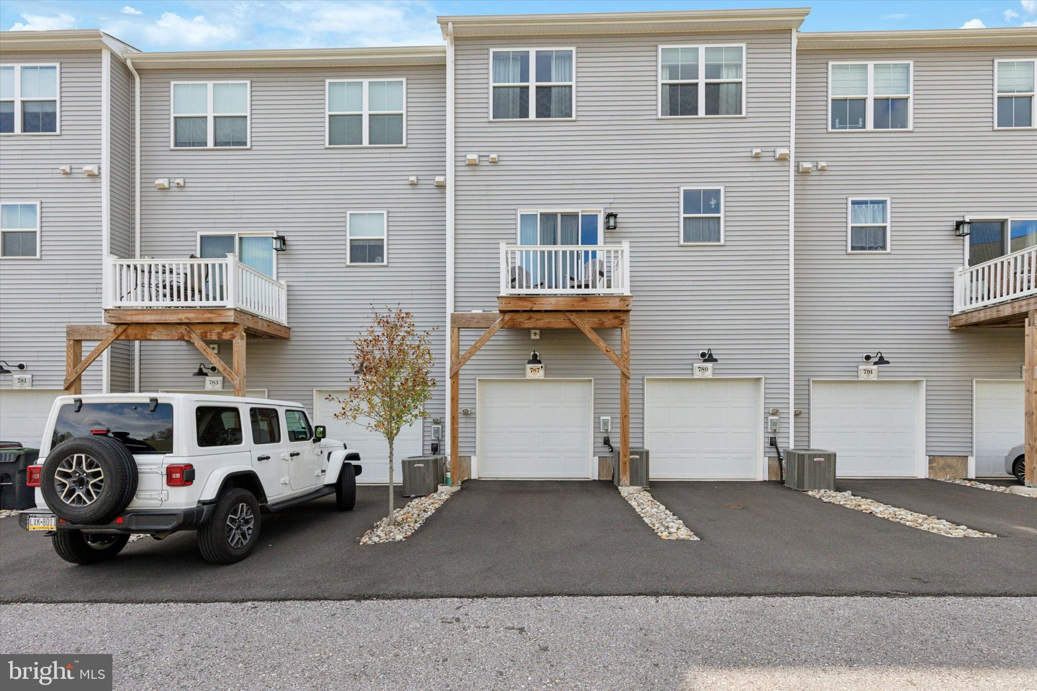 STEELPOINTE - Residential