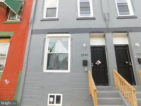 Townhouse For Sale - 2544 N Sydenham Street<br/> PHILADELPHIA, PA 19132