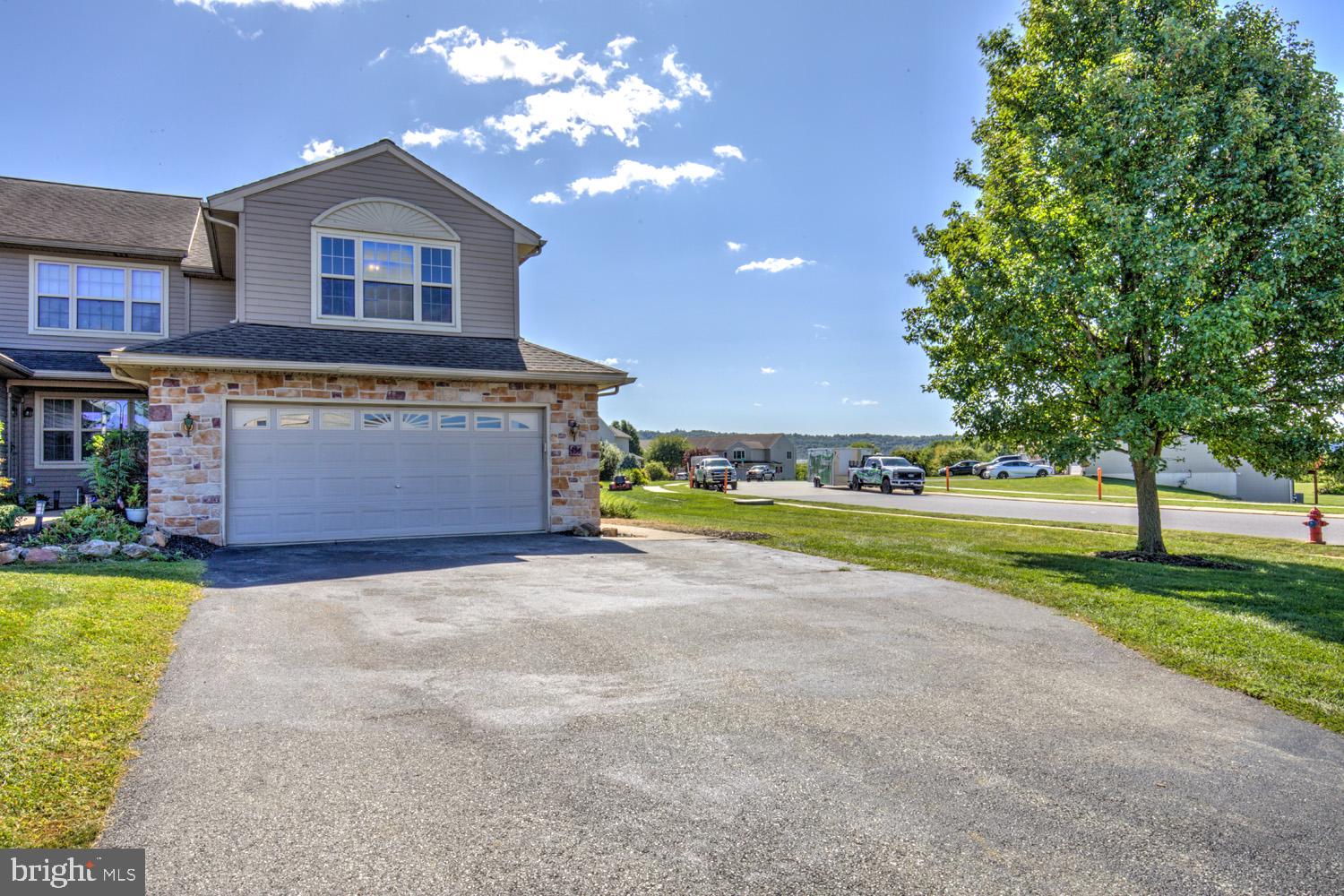 454 ALEXANDRIA COURT