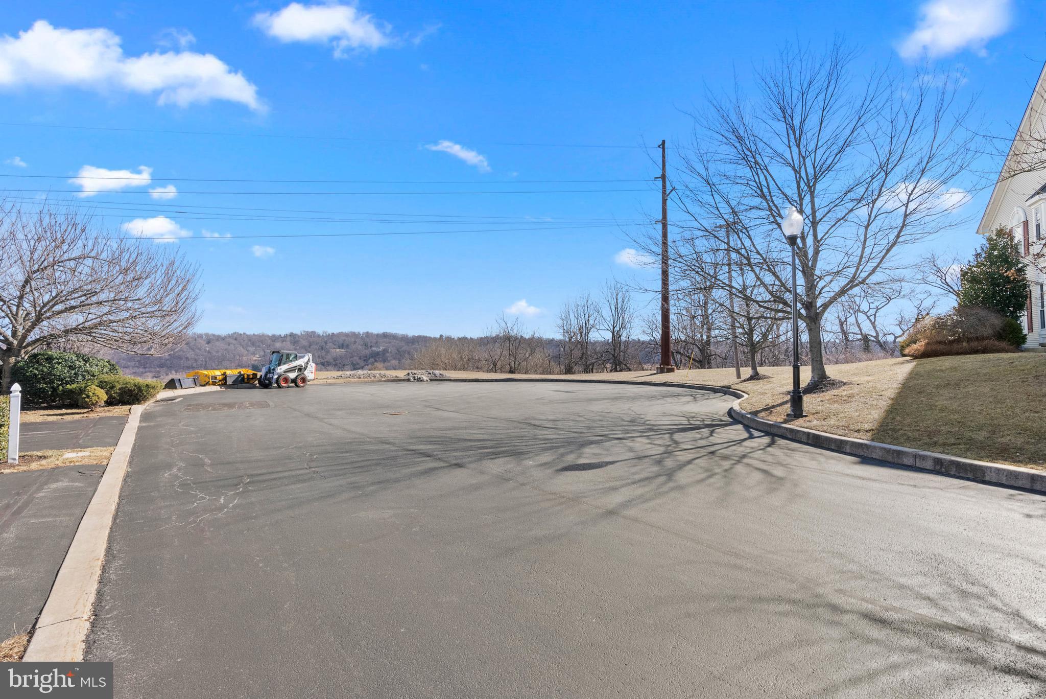 REBEL HILL - Residential