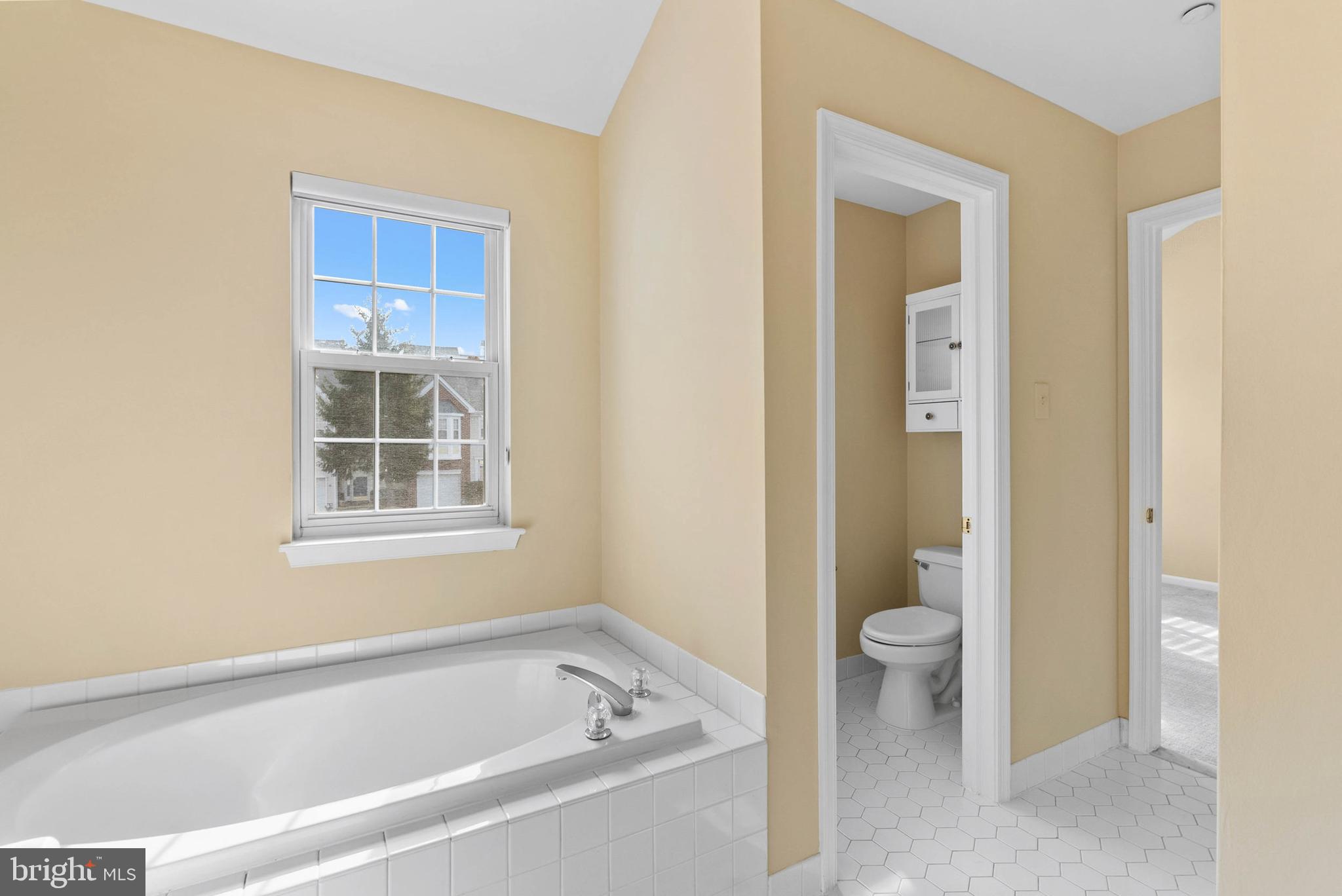 REBEL HILL - Residential