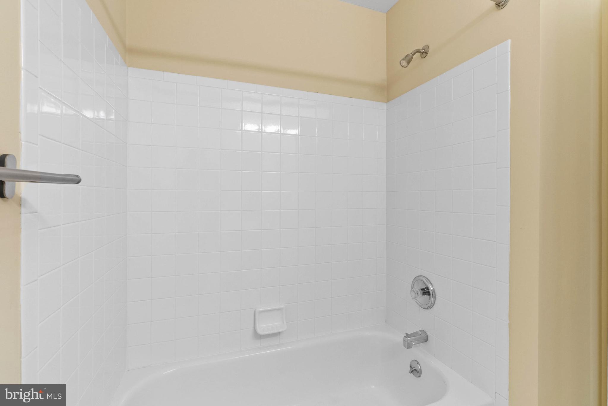 REBEL HILL - Residential