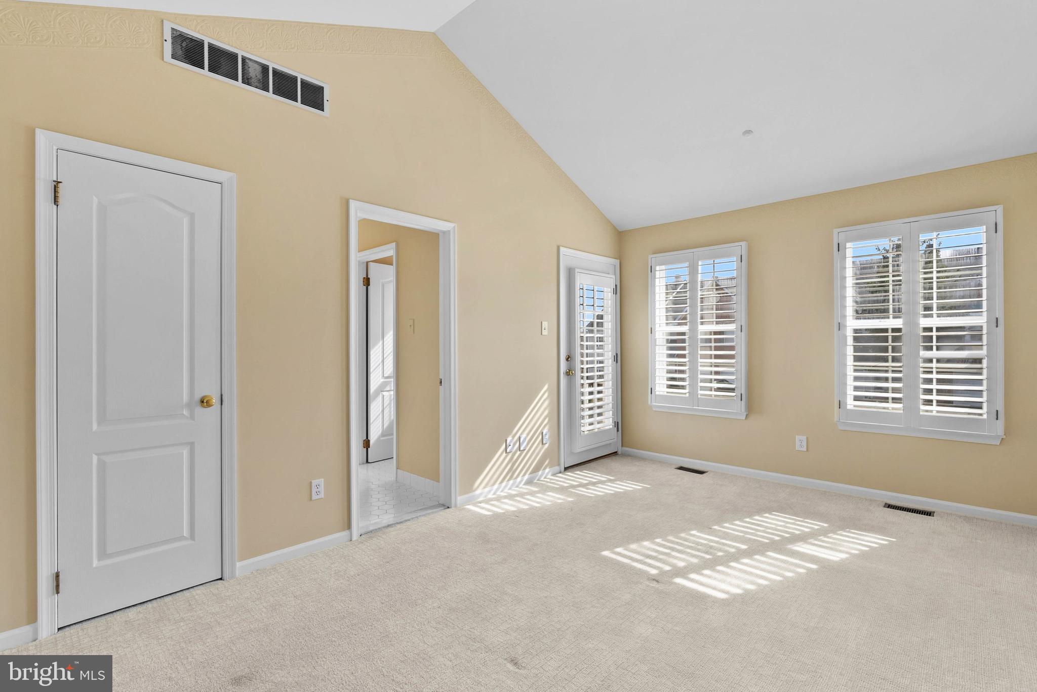 REBEL HILL - Residential