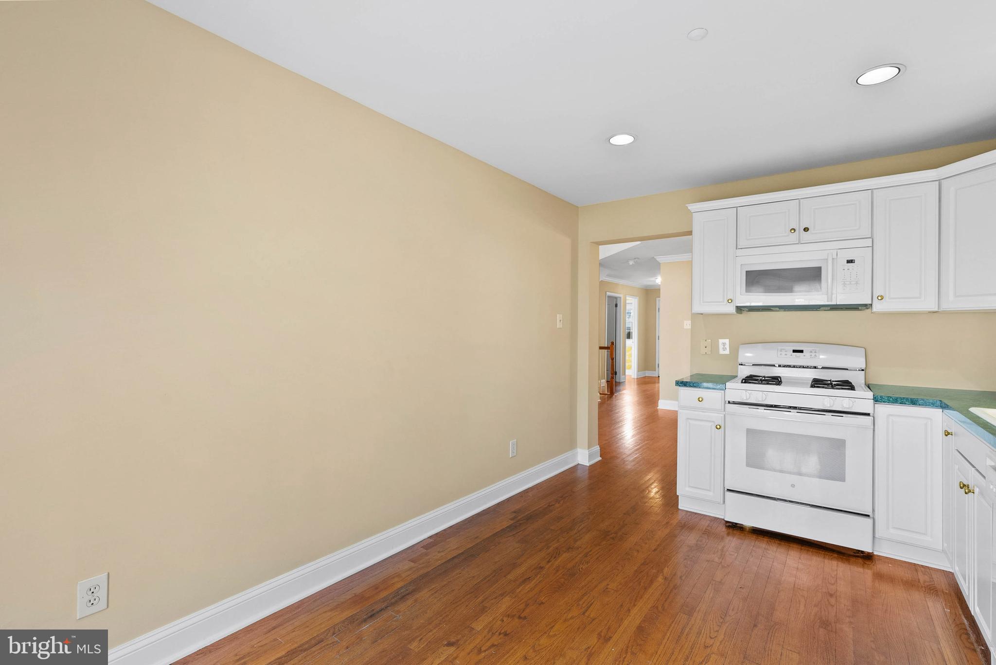 REBEL HILL - Residential