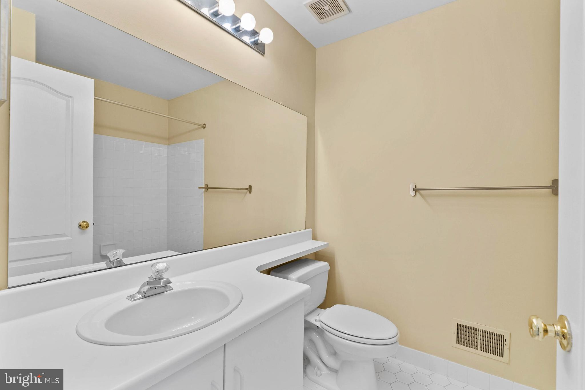 REBEL HILL - Residential