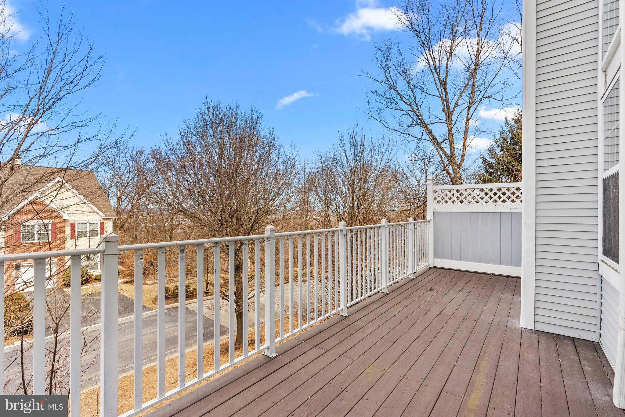 REBEL HILL - Residential