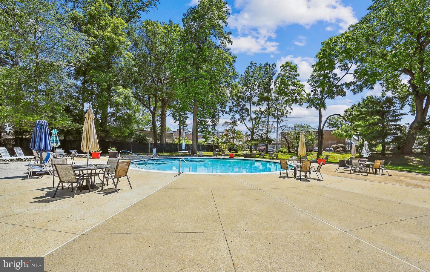 PIKESVILLE - Residential