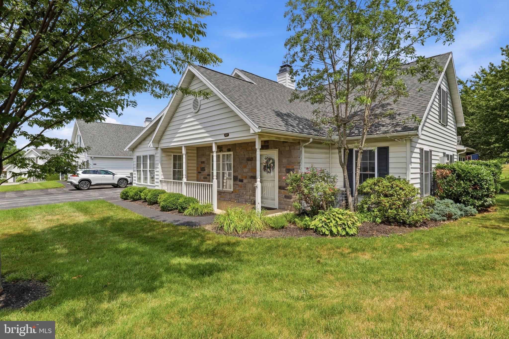 2164 KNOB HILL