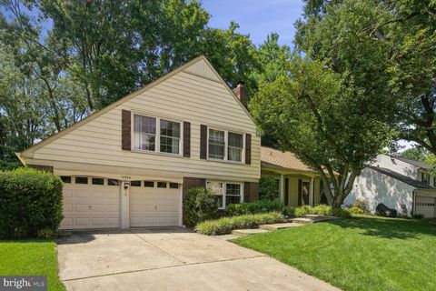 Homes For Rent - 12904 North Commons Way Way<br/> POTOMAC, MD 20854