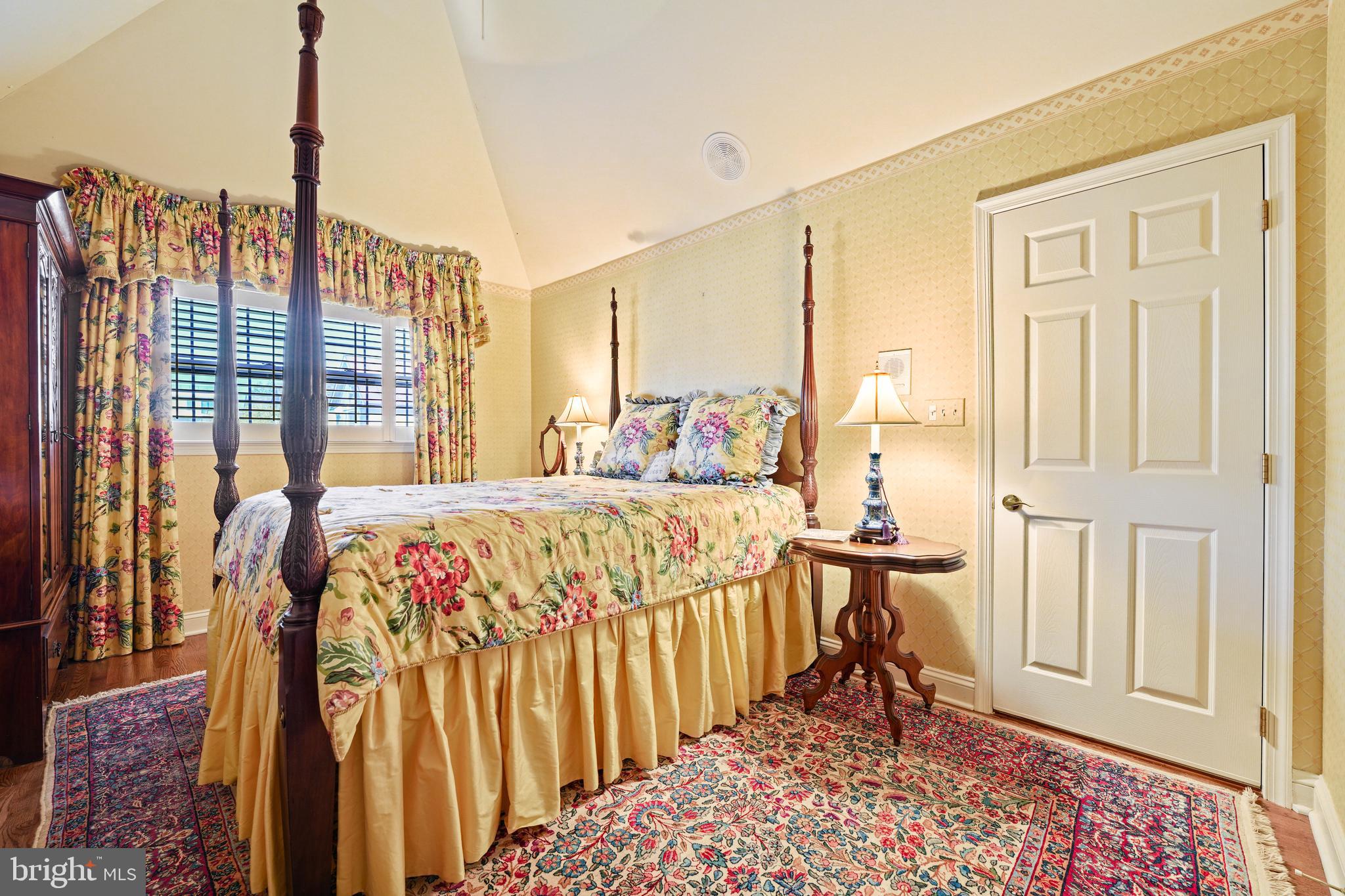 RIVERGATE - Residential