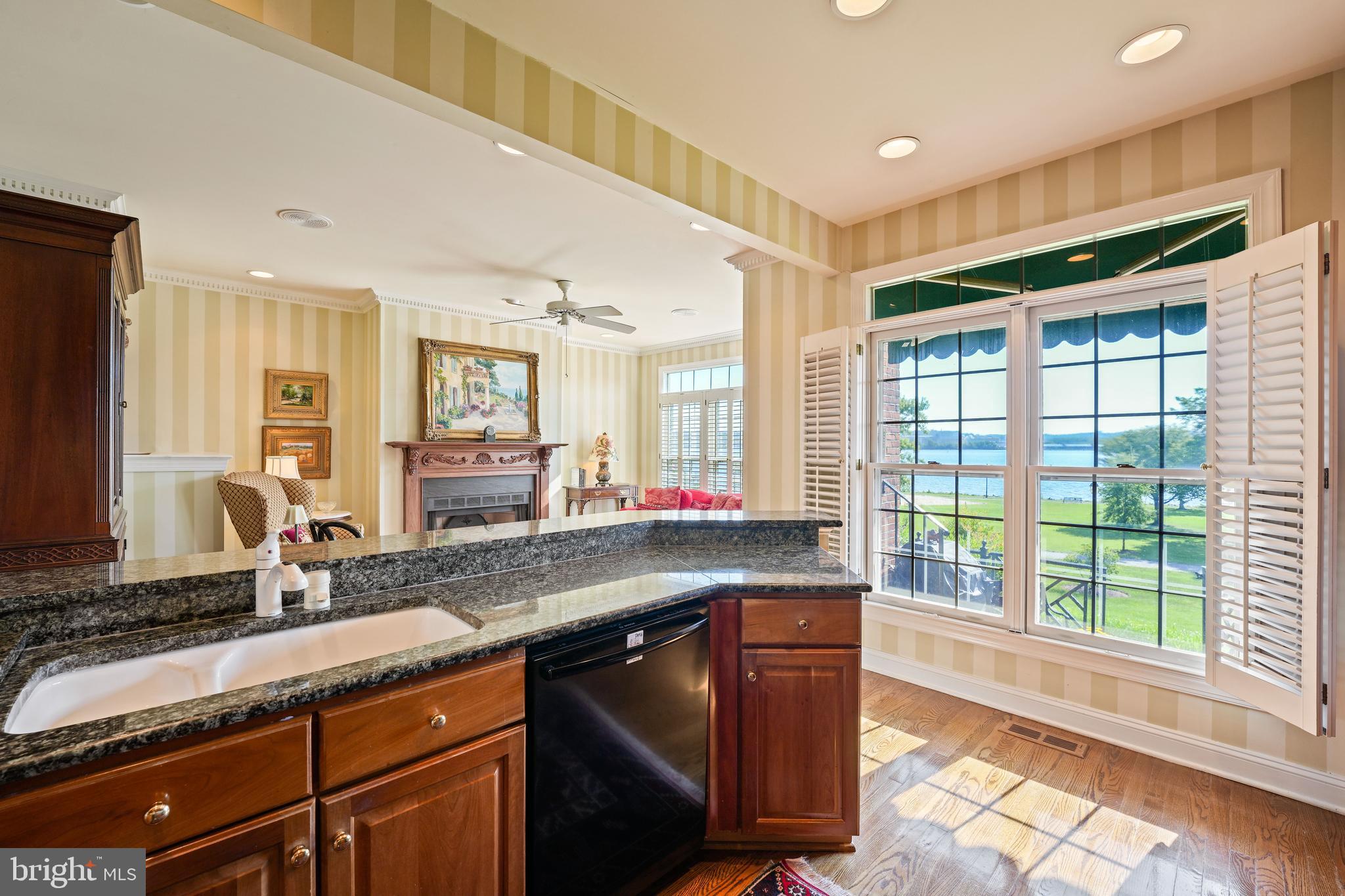 RIVERGATE - Residential