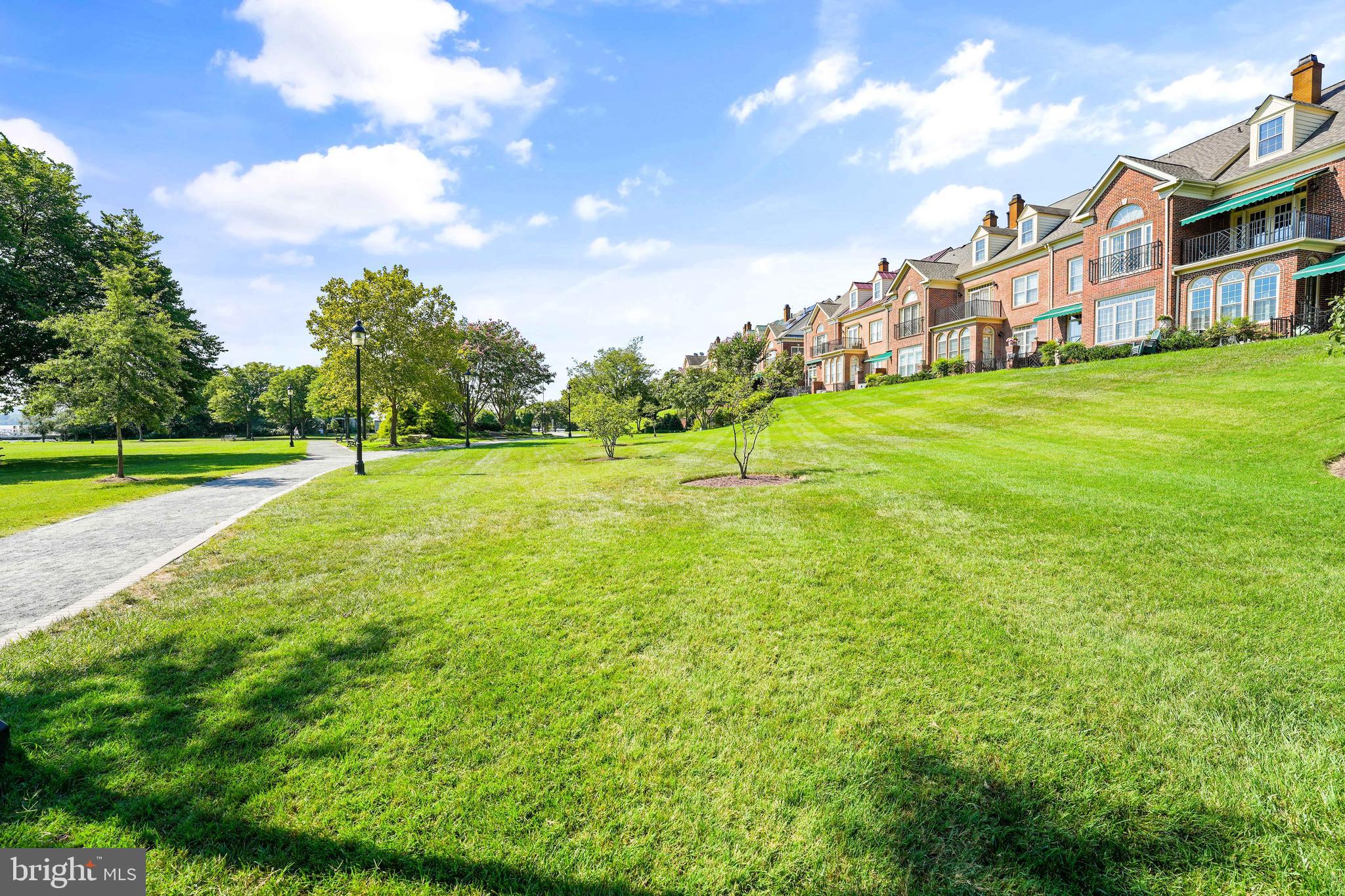 RIVERGATE - Residential