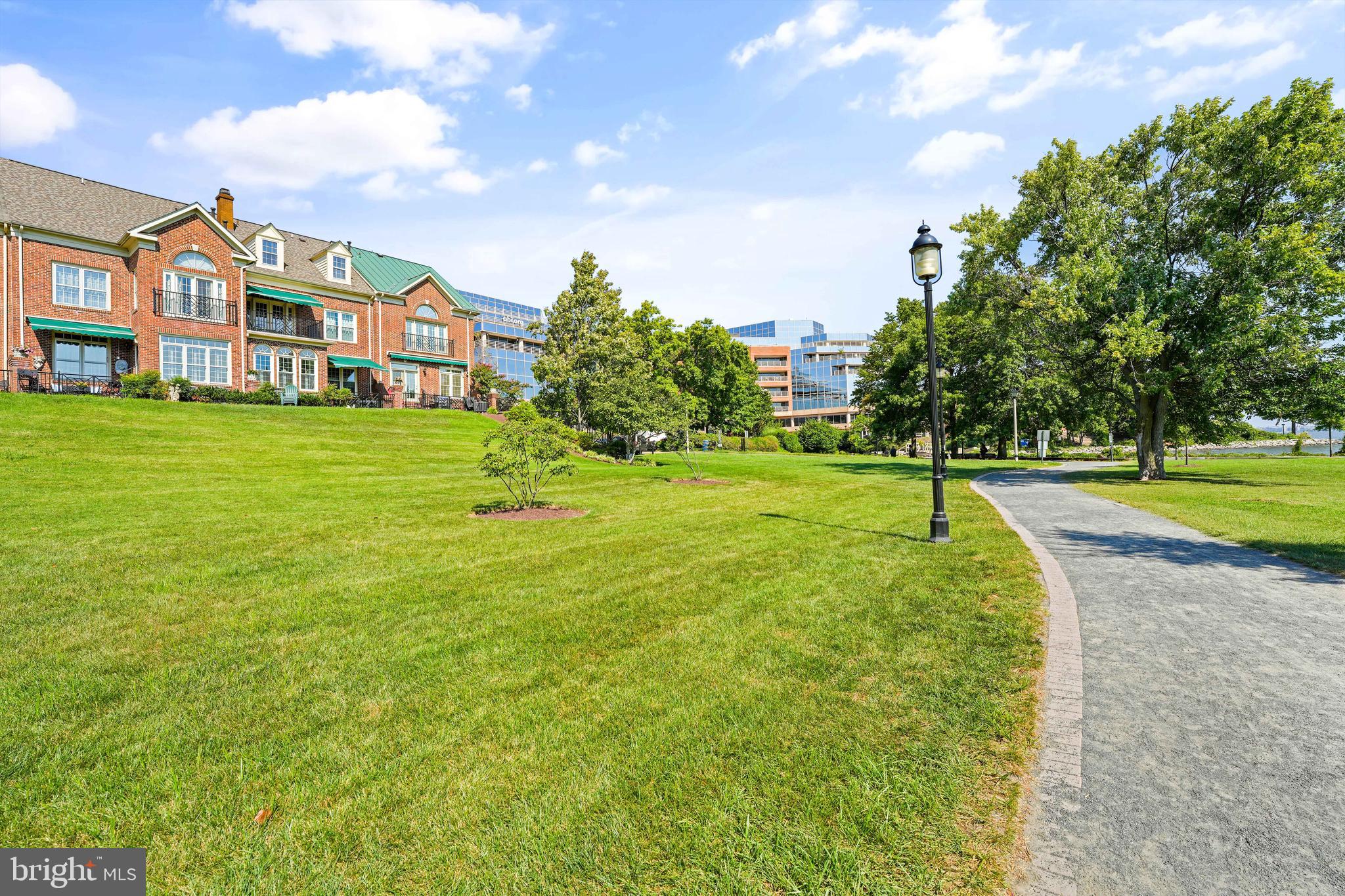 RIVERGATE - Residential