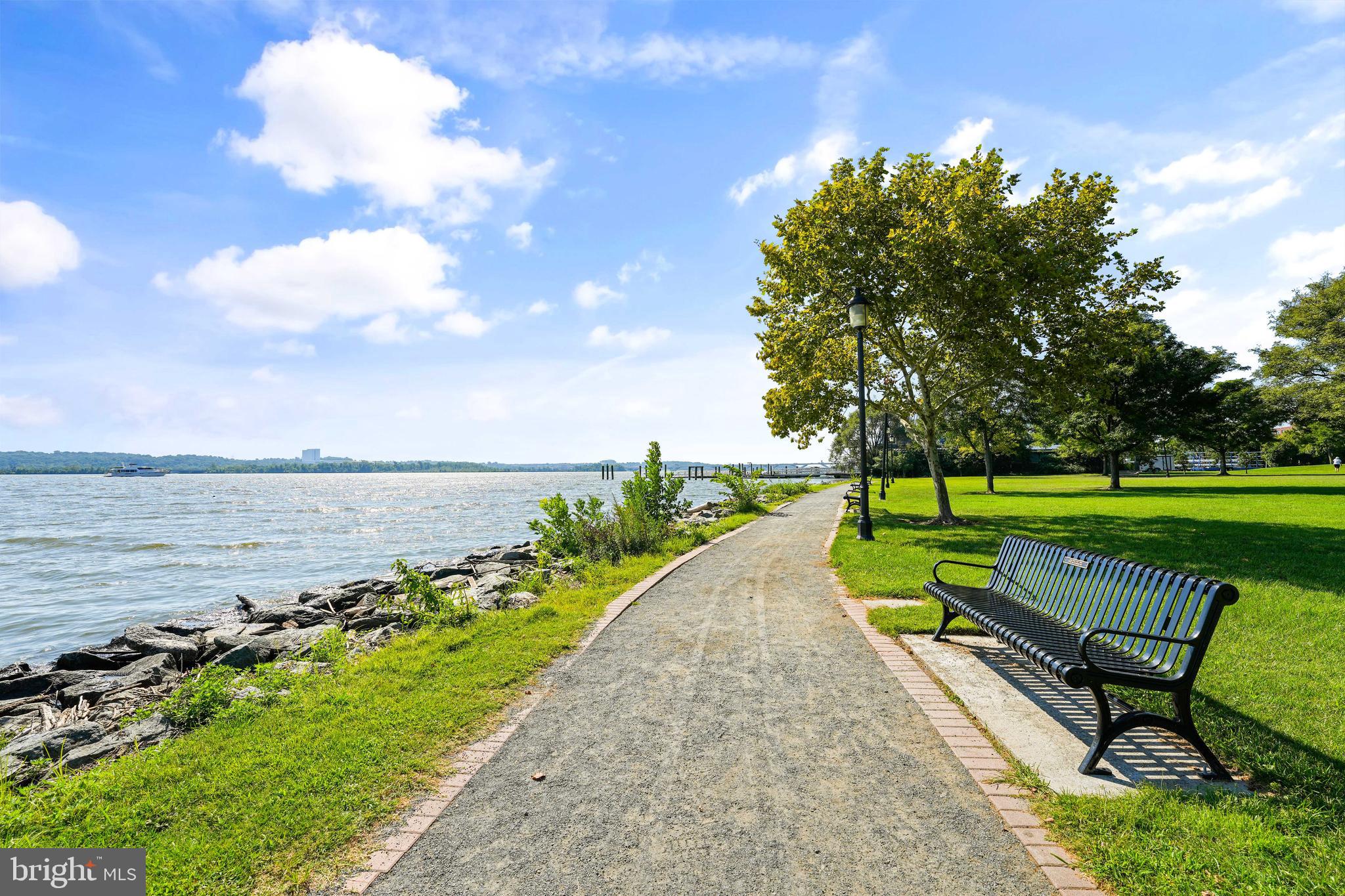 RIVERGATE - Residential