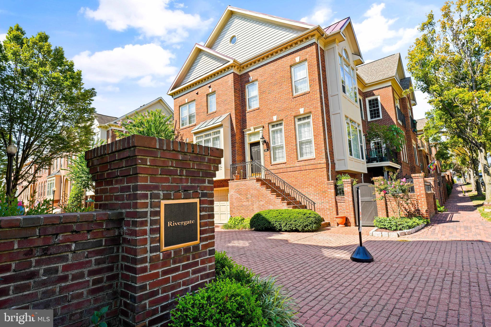 RIVERGATE - Residential