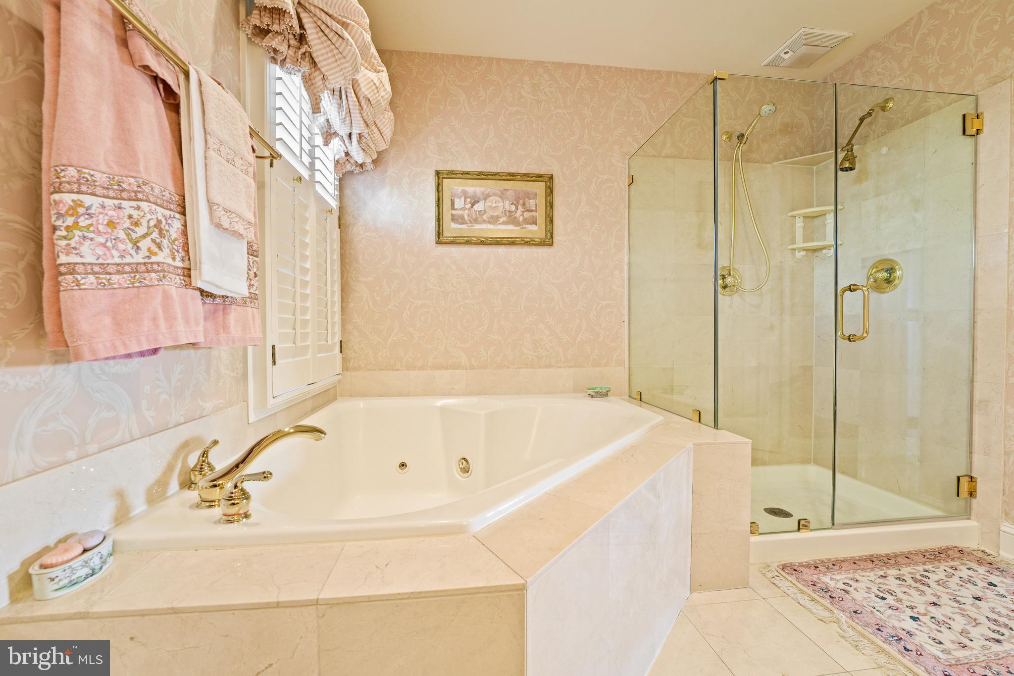 RIVERGATE - Residential