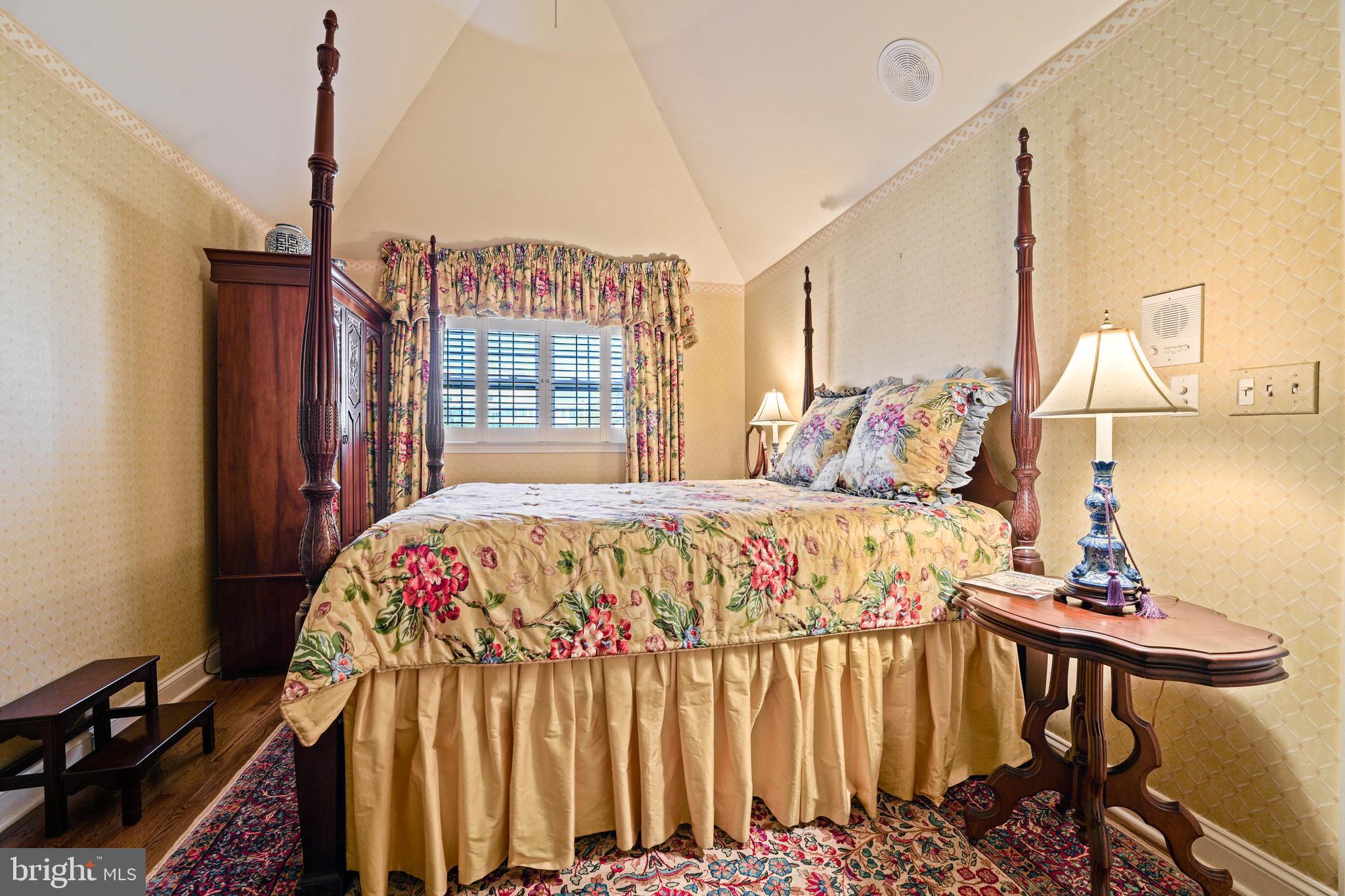 RIVERGATE - Residential