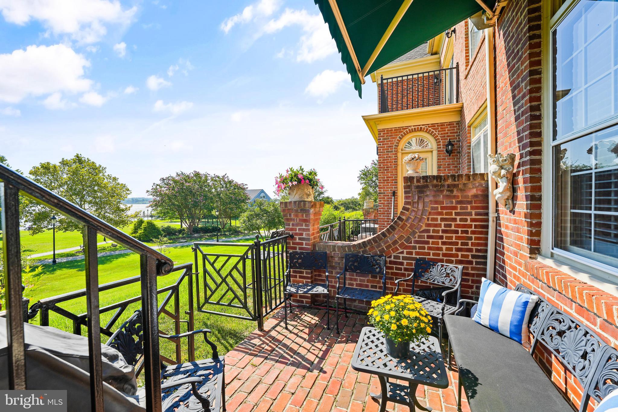 RIVERGATE - Residential