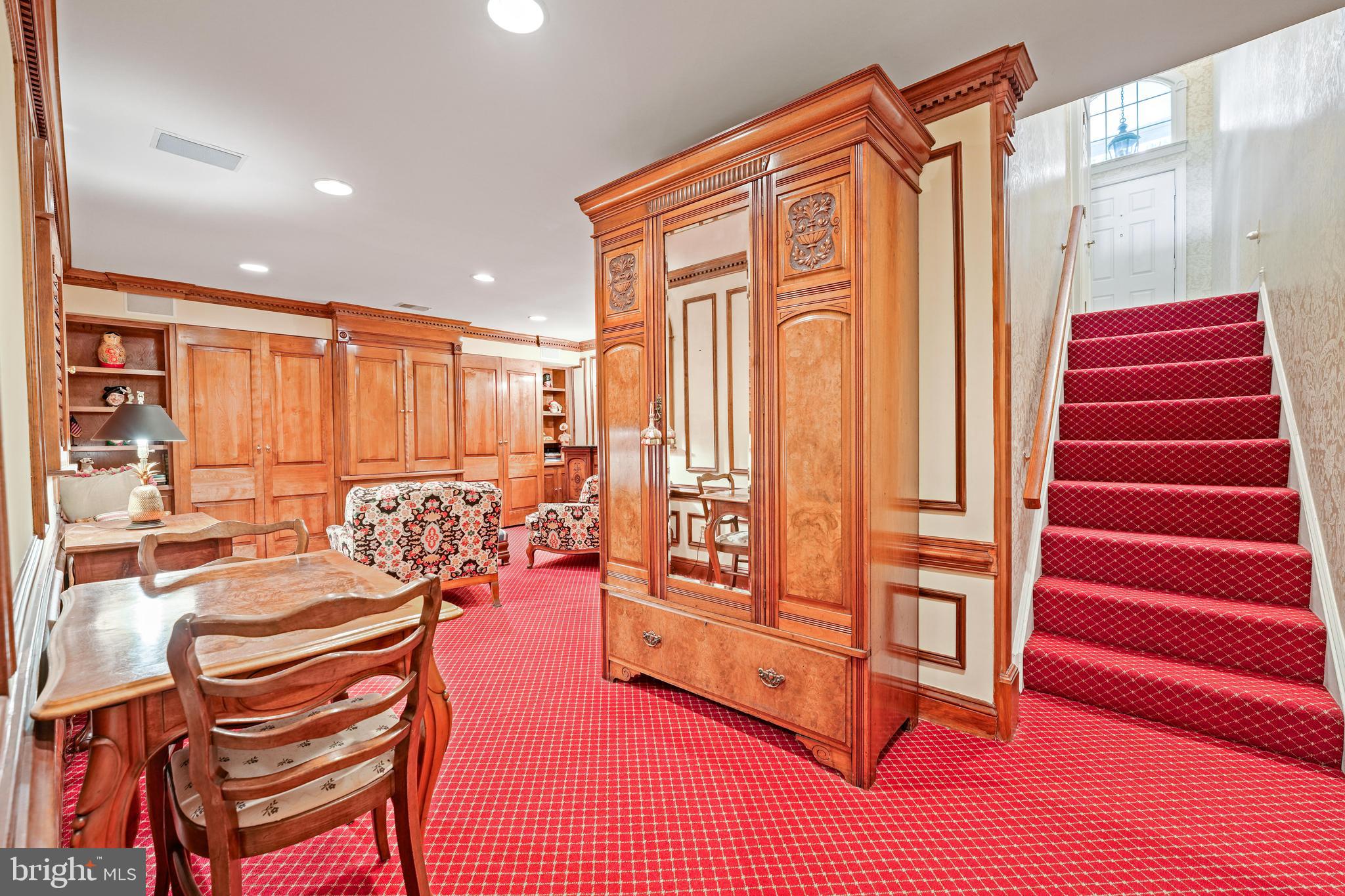 RIVERGATE - Residential