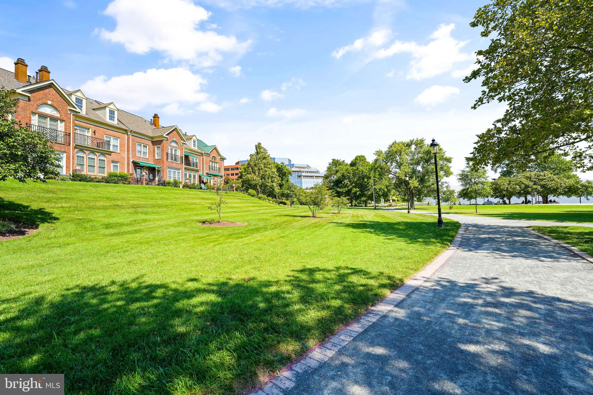 RIVERGATE - Residential