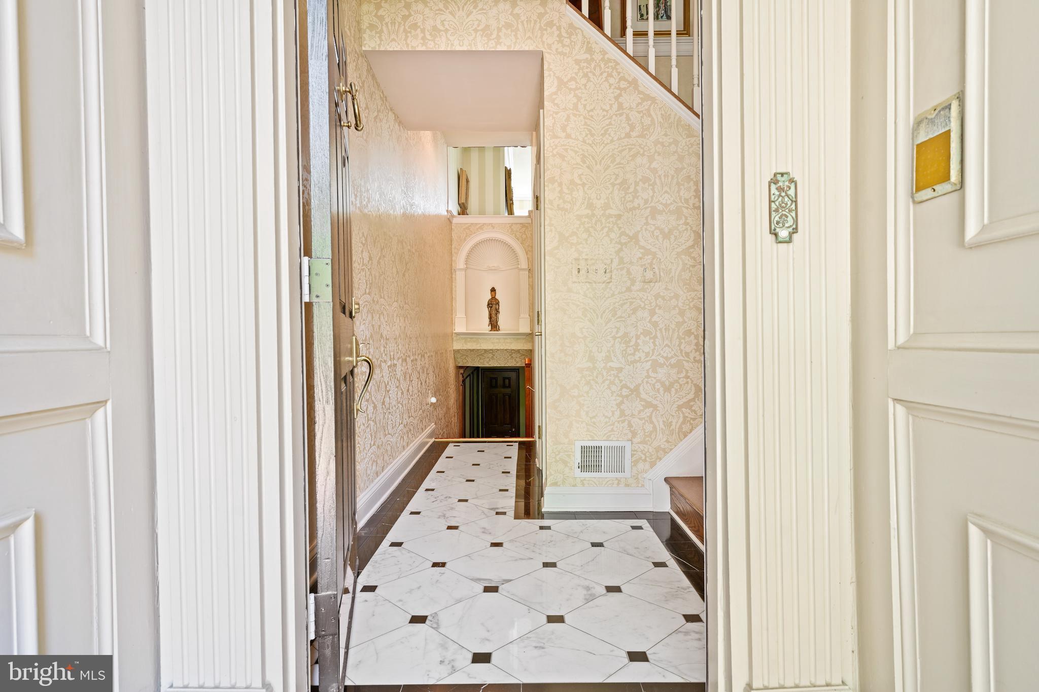 RIVERGATE - Residential