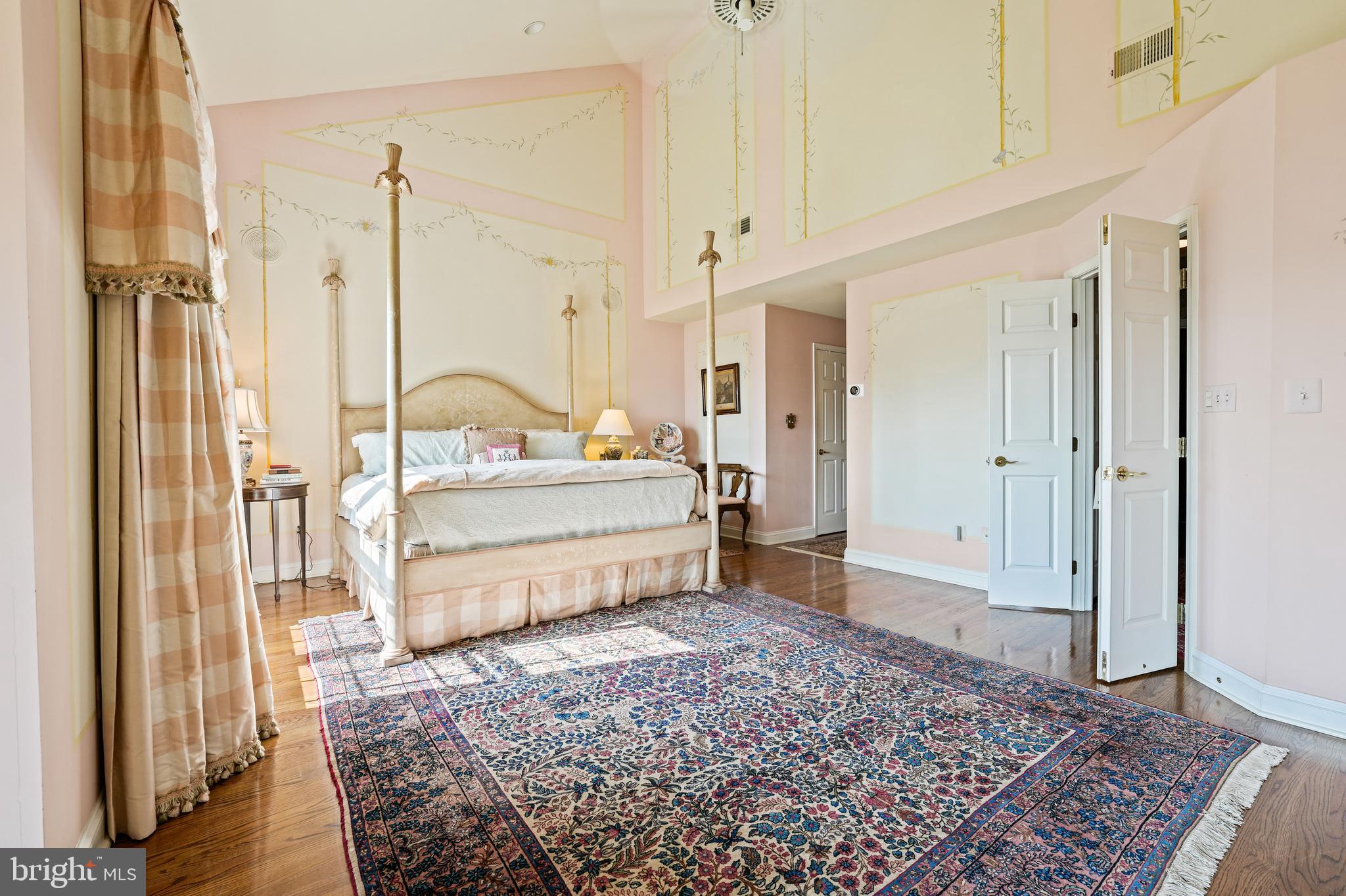 RIVERGATE - Residential