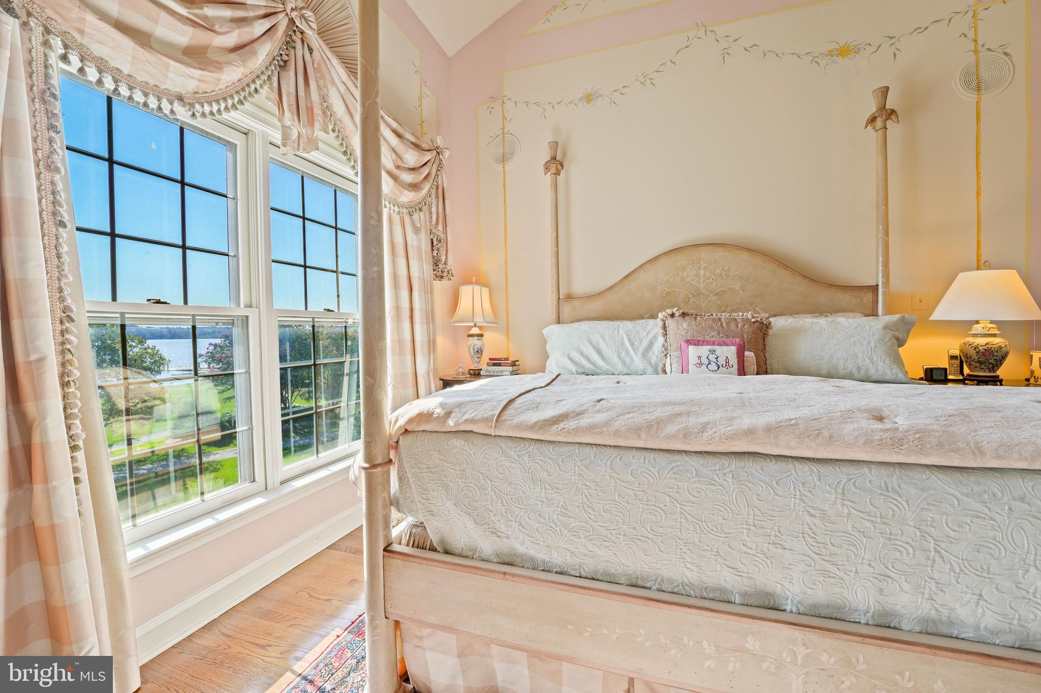 RIVERGATE - Residential