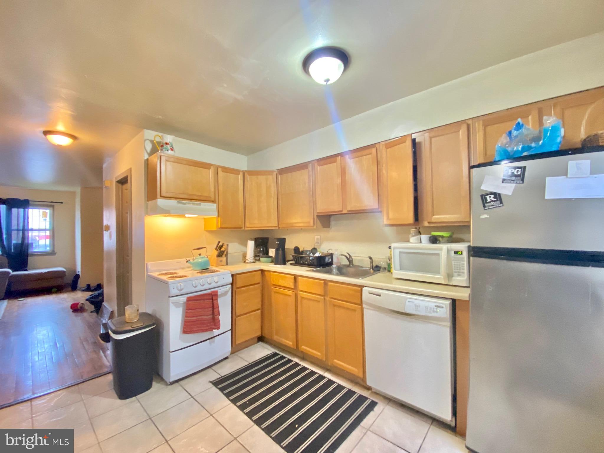 TEMPLE UNIVERSITY - Residential Lease