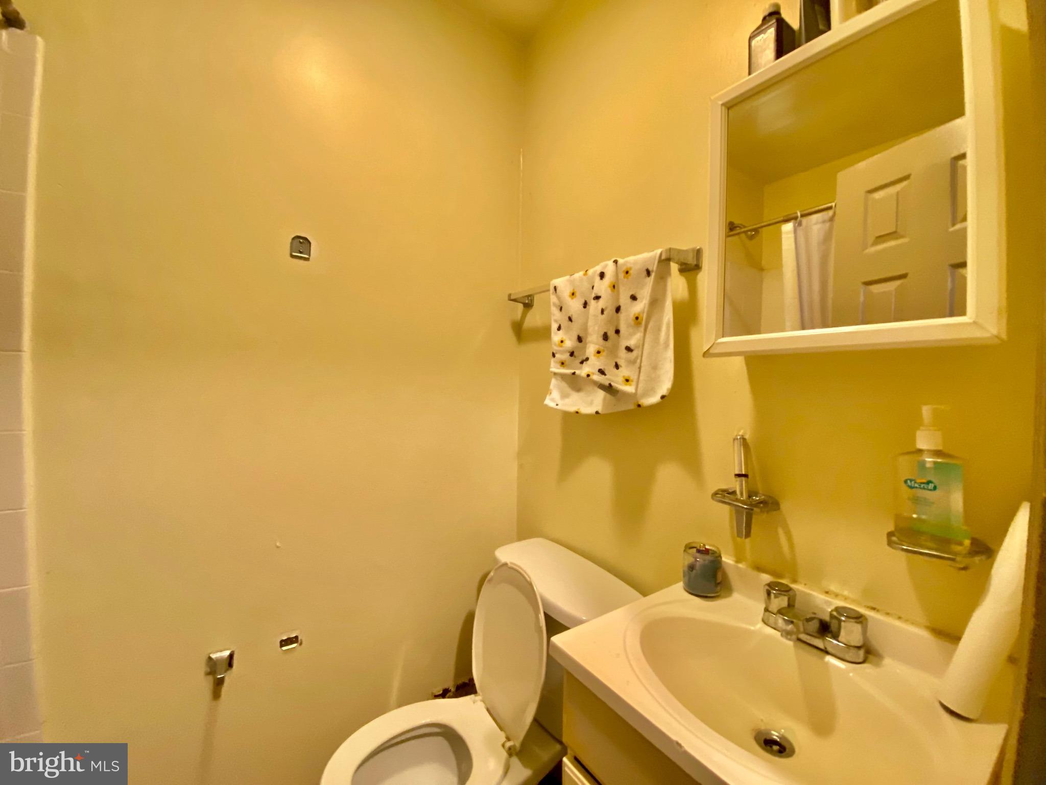 TEMPLE UNIVERSITY - Residential Lease