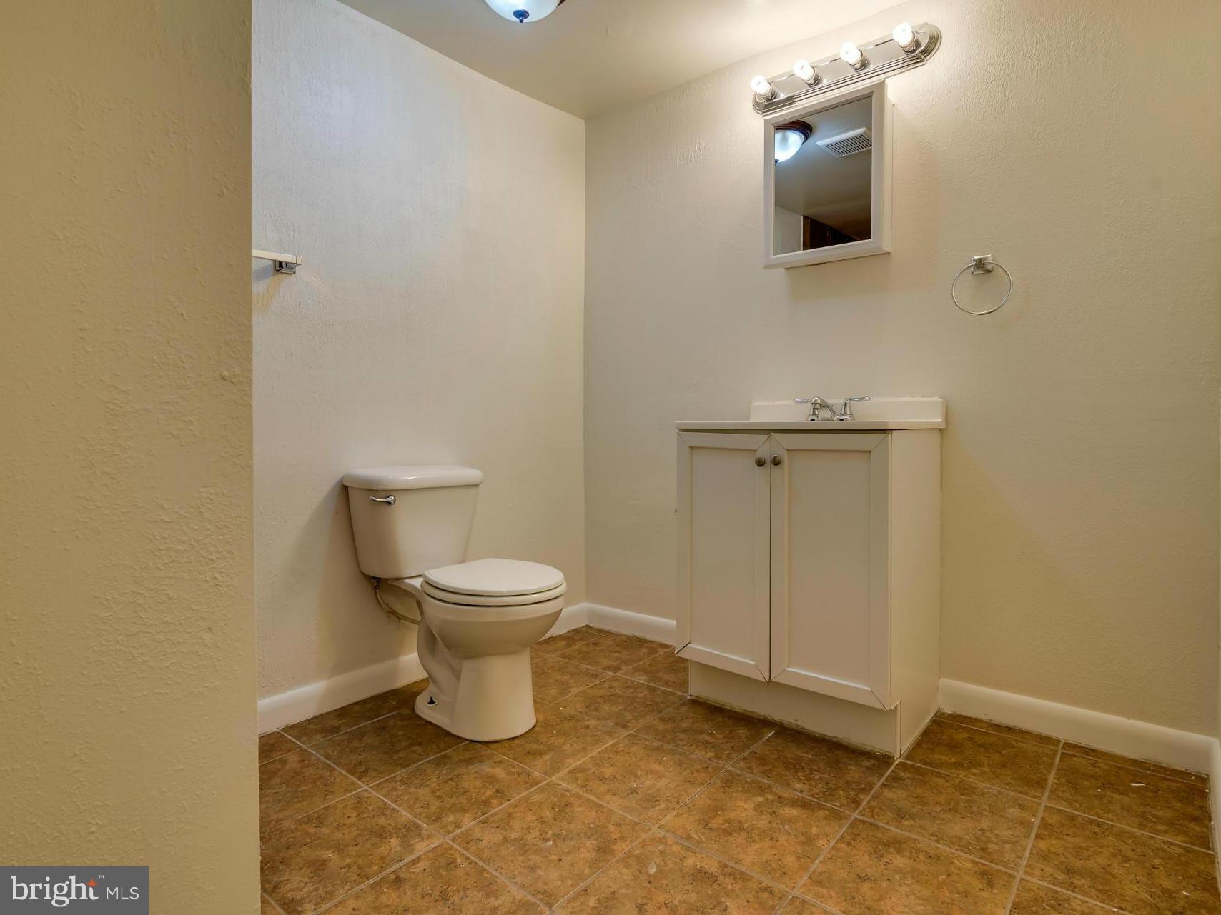 LOUDOUN HILLS - Residential