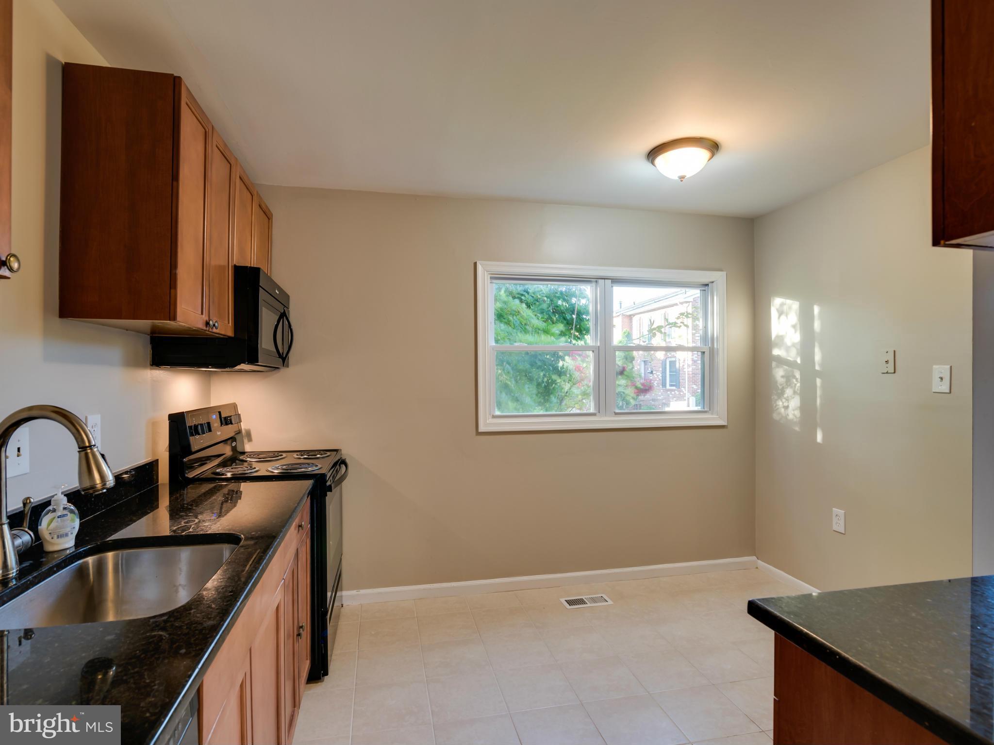 LOUDOUN HILLS - Residential