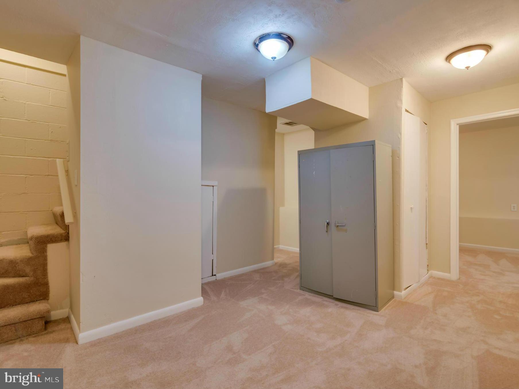 LOUDOUN HILLS - Residential